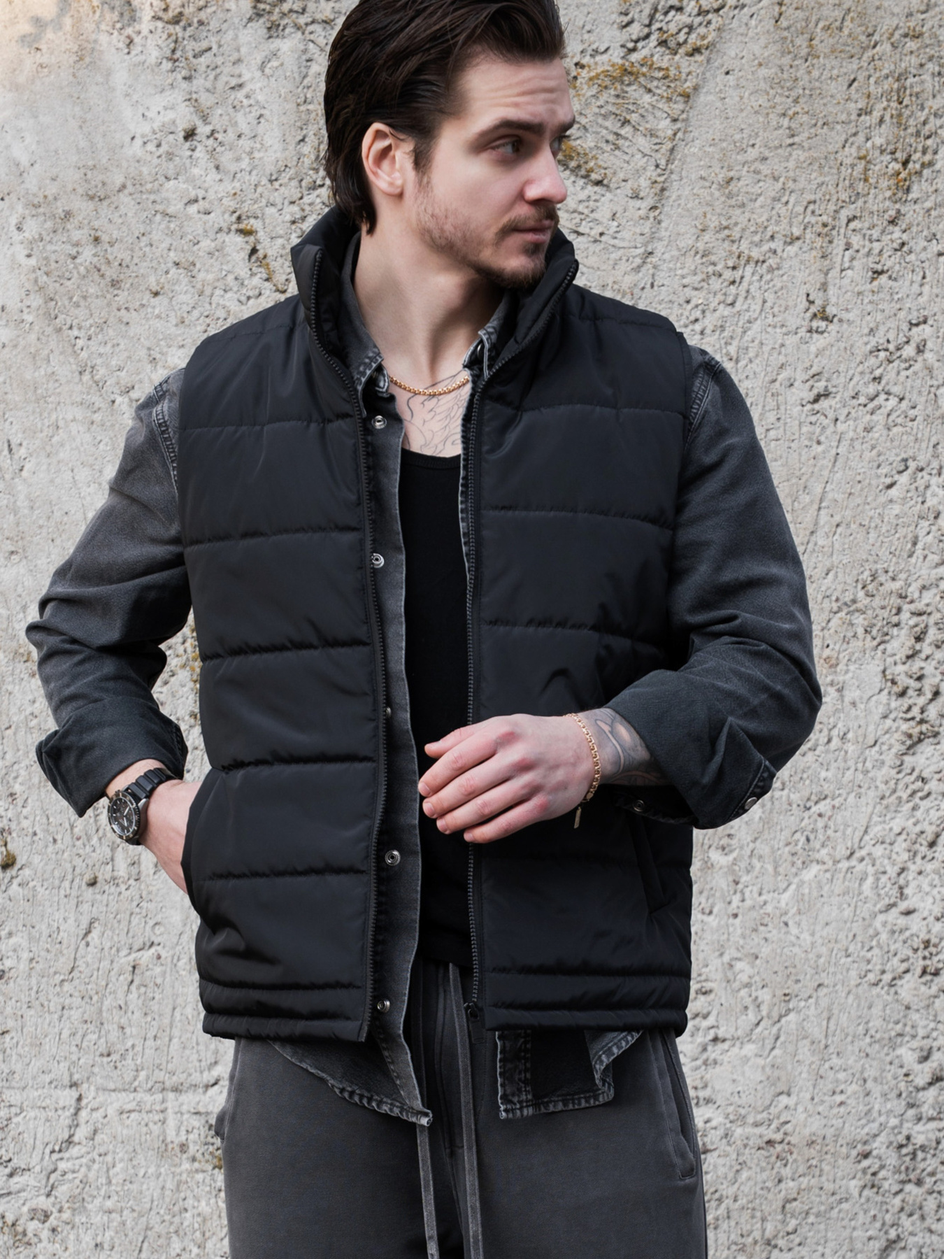 Чоловіча Легка Куртка Жилетка Безрукавка Стьобана Without Spice Black модель 8056182 Фото