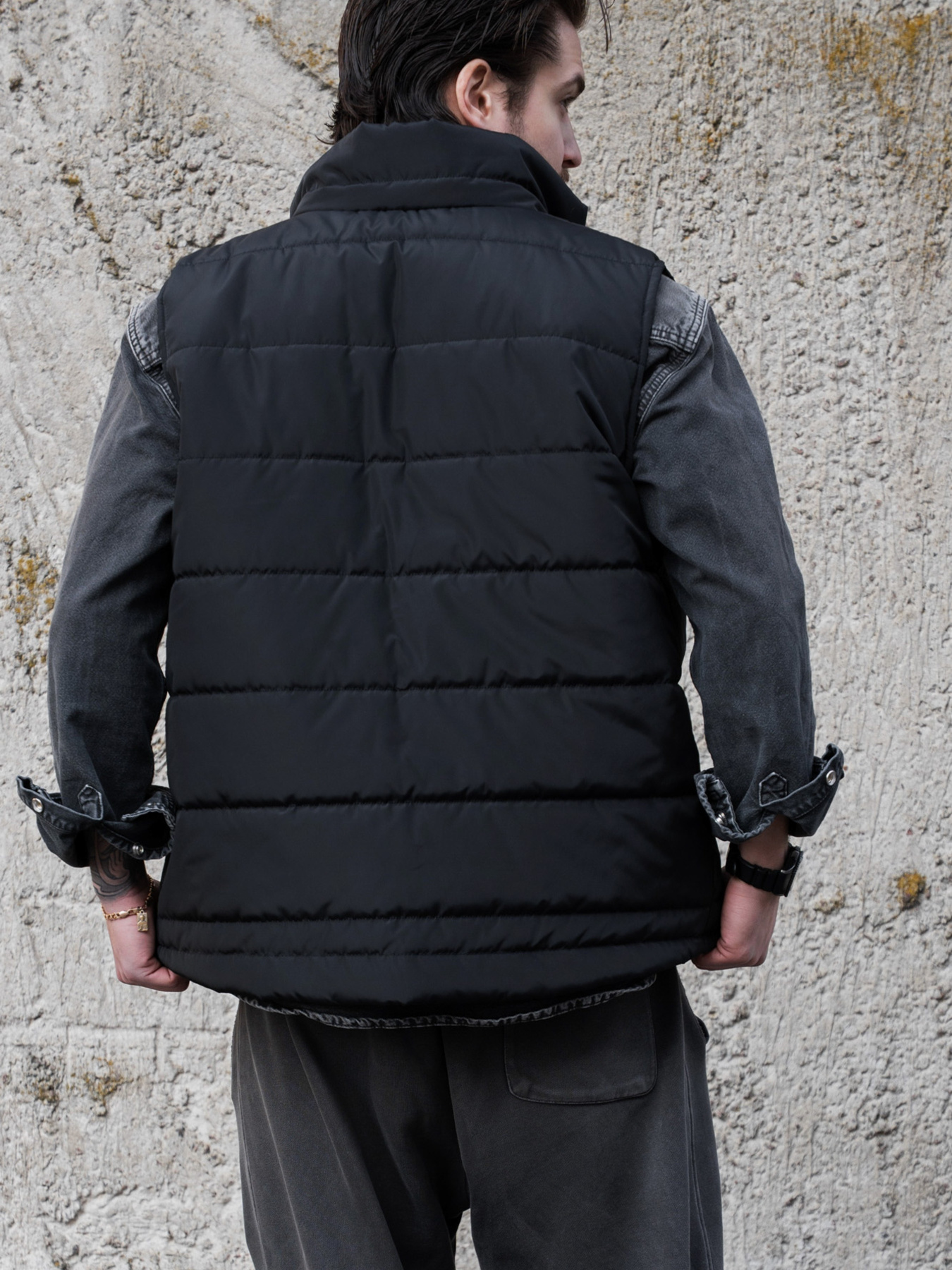 Чоловіча Легка Куртка Жилетка Безрукавка Стьобана Without Spice Black модель 8056182 Фото