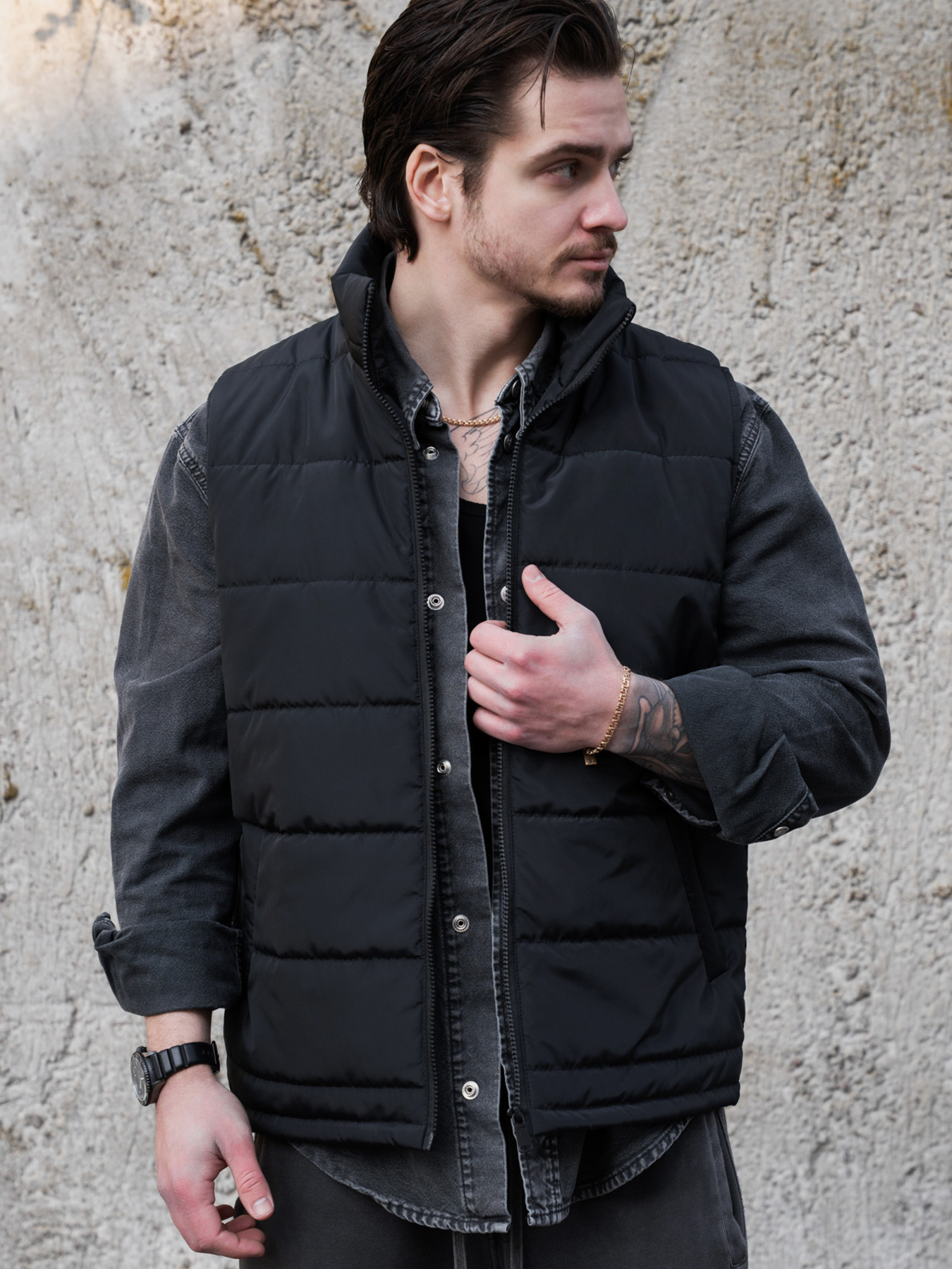 Чоловіча Легка Куртка Жилетка Безрукавка Стьобана Without Spice Black модель 8056182 Фото