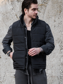 Чоловіча Легка Куртка Жилетка Безрукавка Стьобана Without Spice Black модель 8056182 Чоловіча Легка Куртка Жилетка Безрукавка Стьобана Without Spice Black модель 8056182 Фото