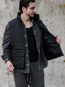 Чоловіча Легка Куртка Жилетка Безрукавка Стьобана Without Spice Black модель 8056182 Чоловіча Легка Куртка Жилетка Безрукавка Стьобана Without Spice Black модель 8056182 Фото