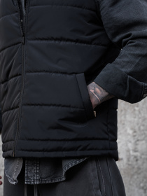 Чоловіча Легка Куртка Жилетка Безрукавка Стьобана Without Spice Black модель 8056182 Чоловіча Легка Куртка Жилетка Безрукавка Стьобана Without Spice Black модель 8056182 Фото