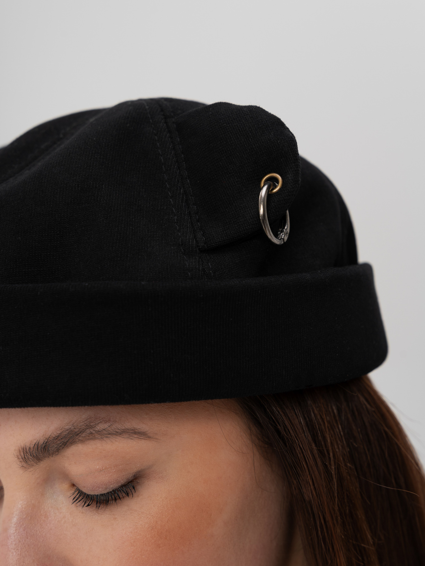 Жіноча Кепка Докер З Вушками Without Monarch Black модель 8056188 Фото