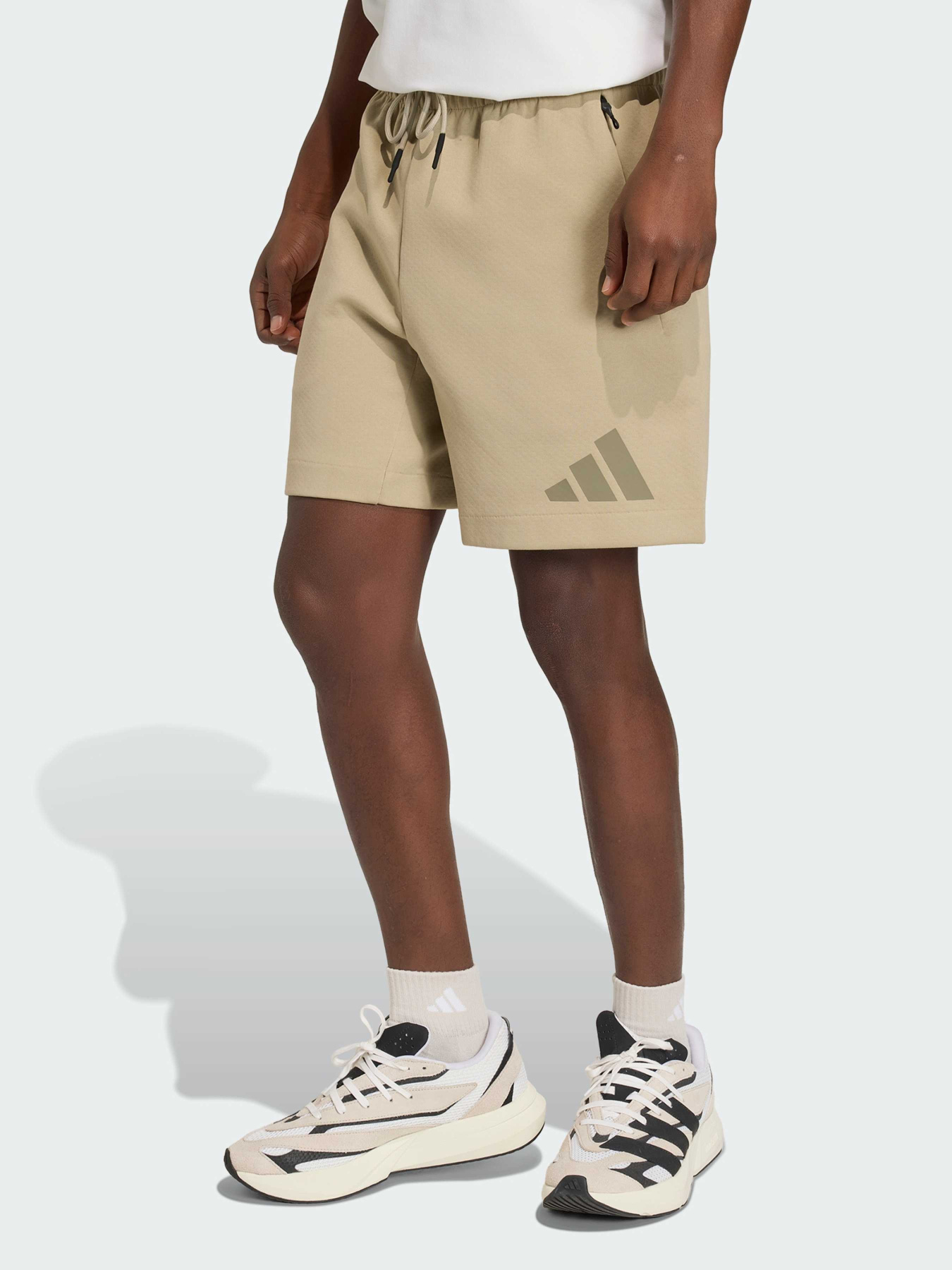 Шорты New adidas Z.N.E. модель KE4703 Шорты New adidas Z.N.E. модель KE4703 Фото