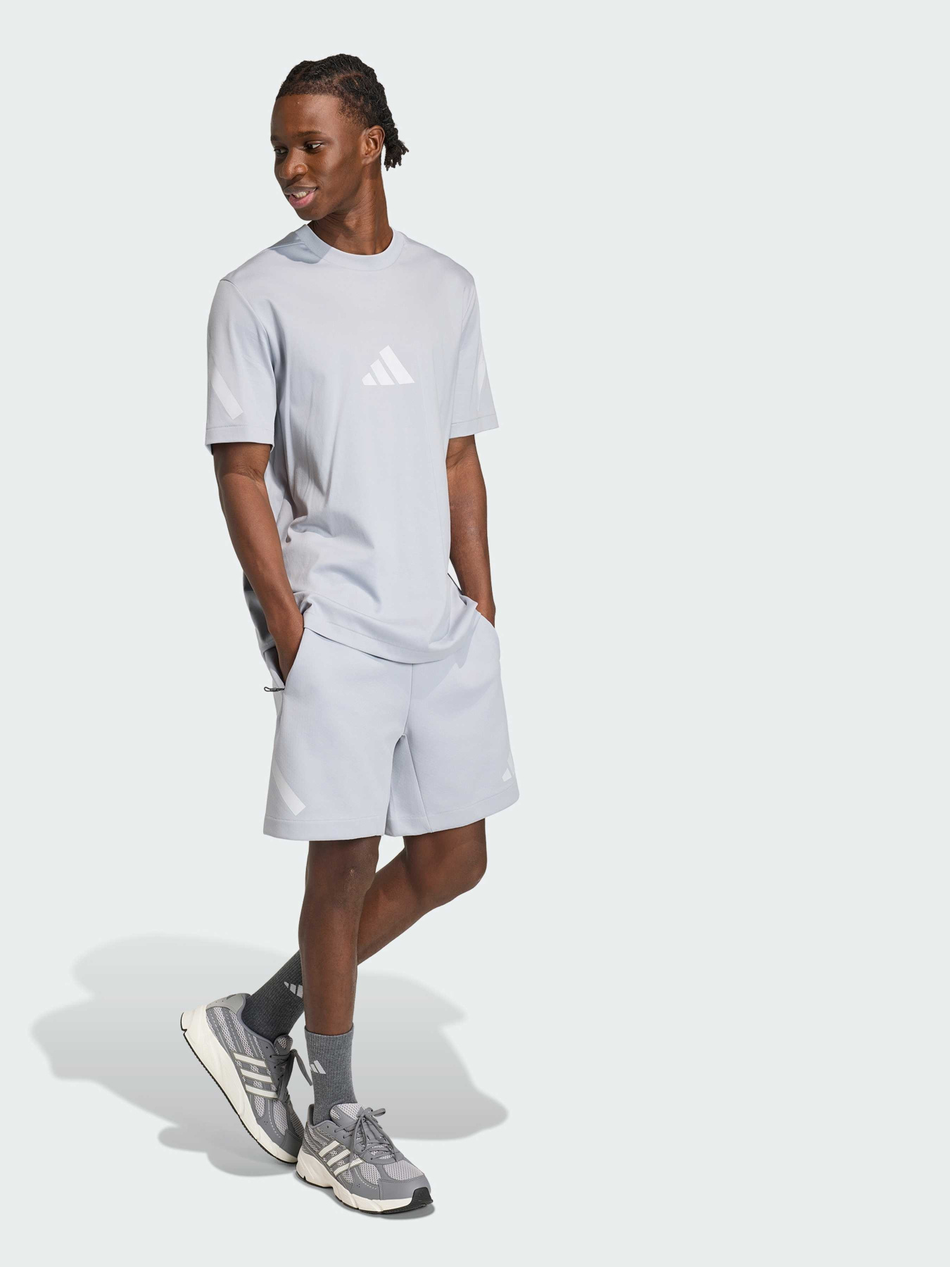 Шорты New adidas Z.N.E. модель KE4704 Шорты New adidas Z.N.E. модель KE4704 Фото