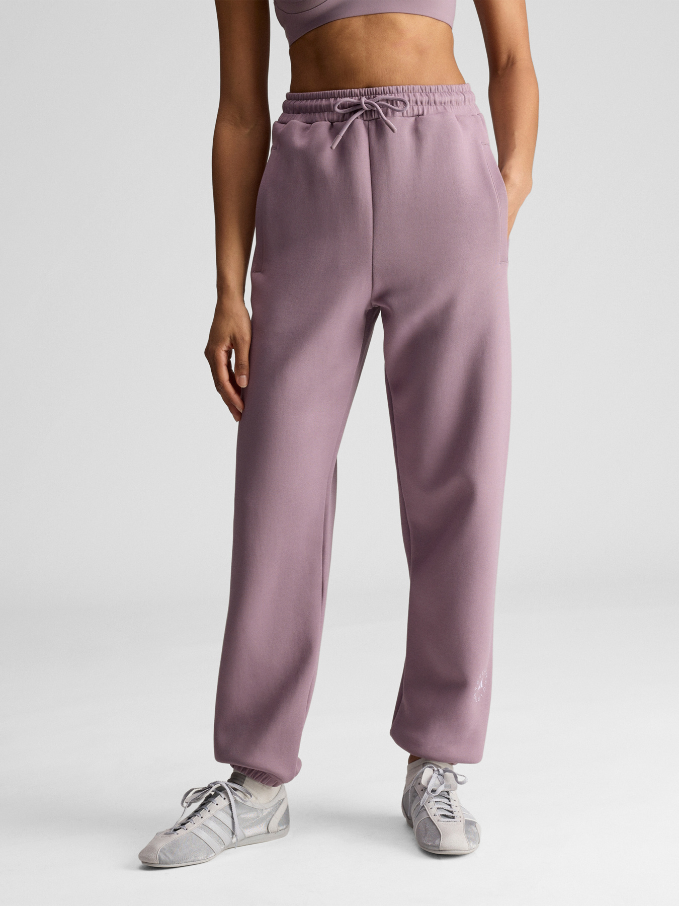 Джогери Adidas модель JZ0664 Джогери Adidas модель JZ0664 Фото