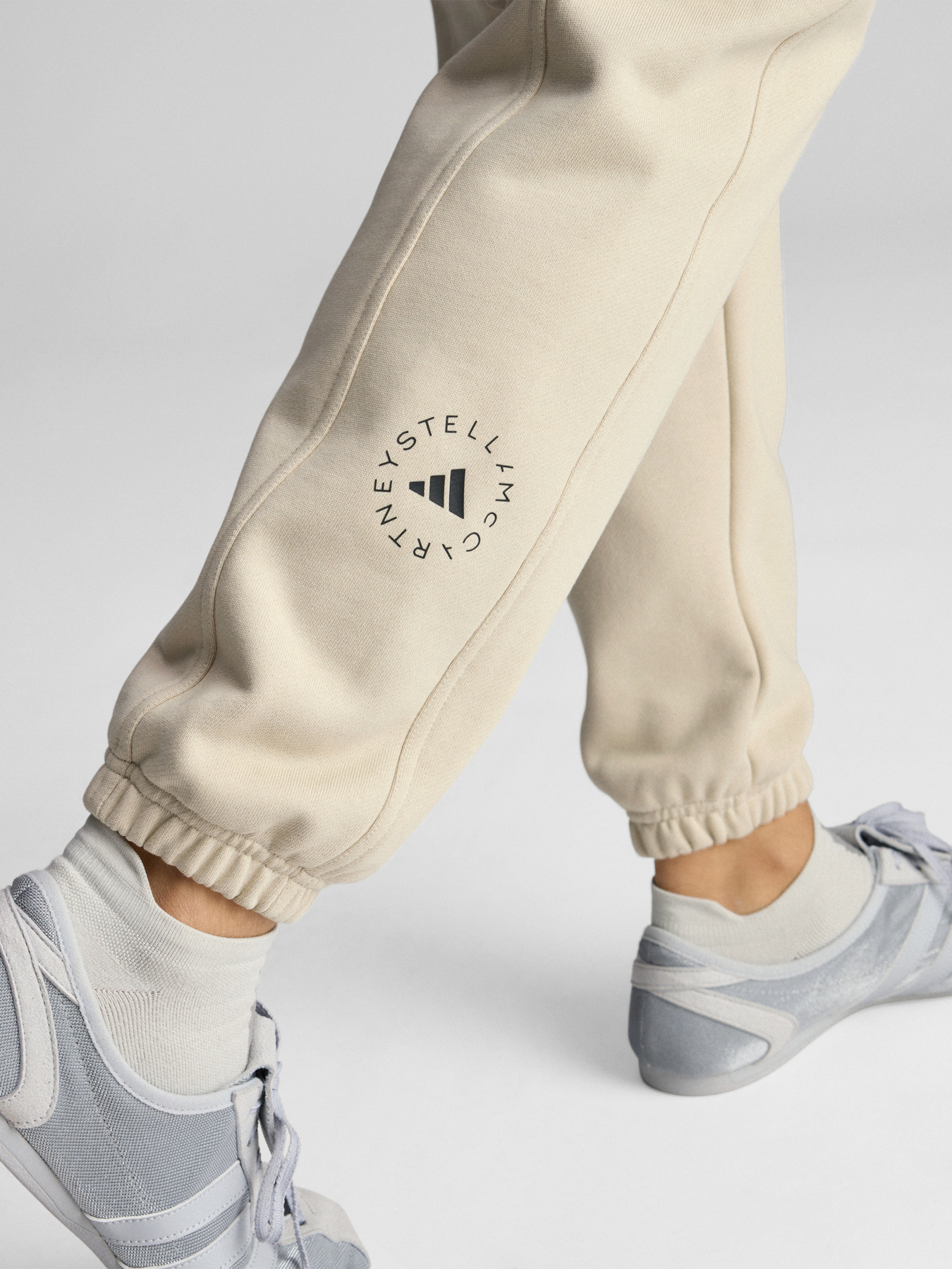 Джогери adidas by Stella McCartney модель JZ0658 Джогери adidas by Stella McCartney модель JZ0658 Фото