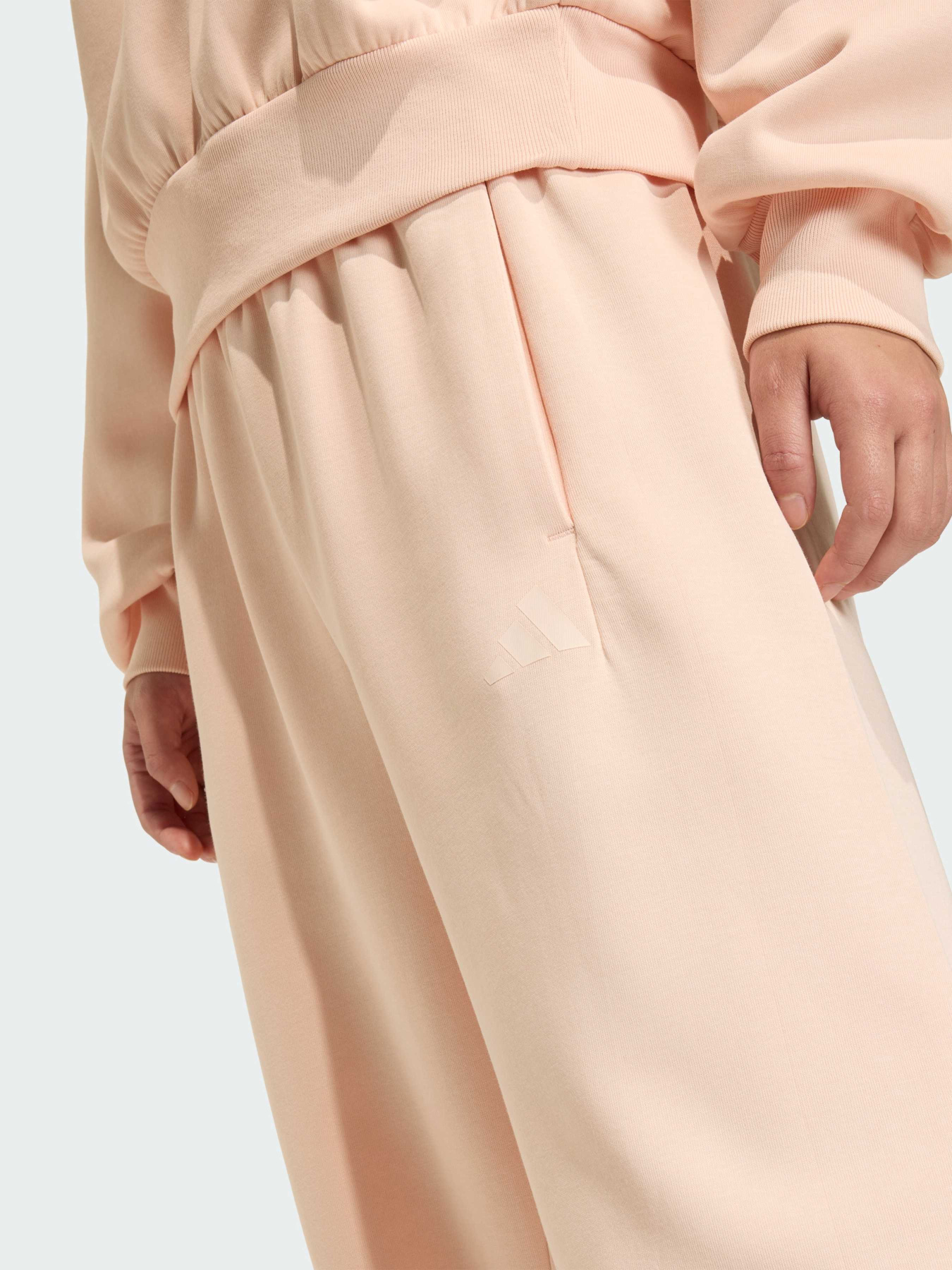 Спортивные брюки FUTURE ICONS THREE STRIPES OPEN HEM модель KB9593 Фото