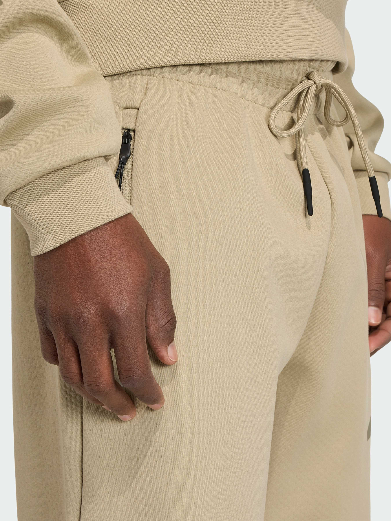 Спортивні штани New adidas Z.N.E. модель KE4688 Спортивні штани New adidas Z.N.E. модель KE4688 Фото