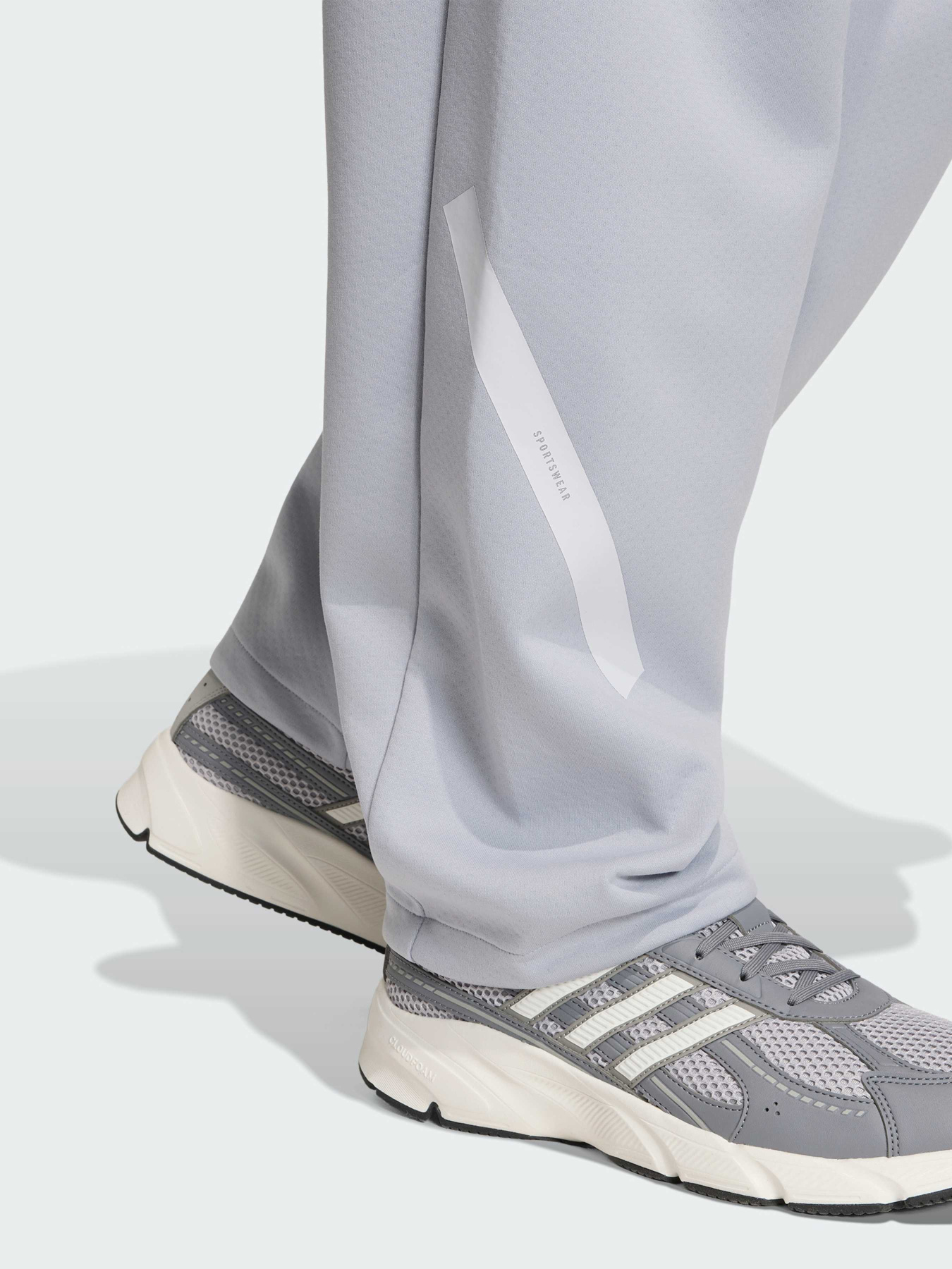 Повсякденні штани Adidas ZNE модель KE4712 Повсякденні штани Adidas ZNE модель KE4712 Фото