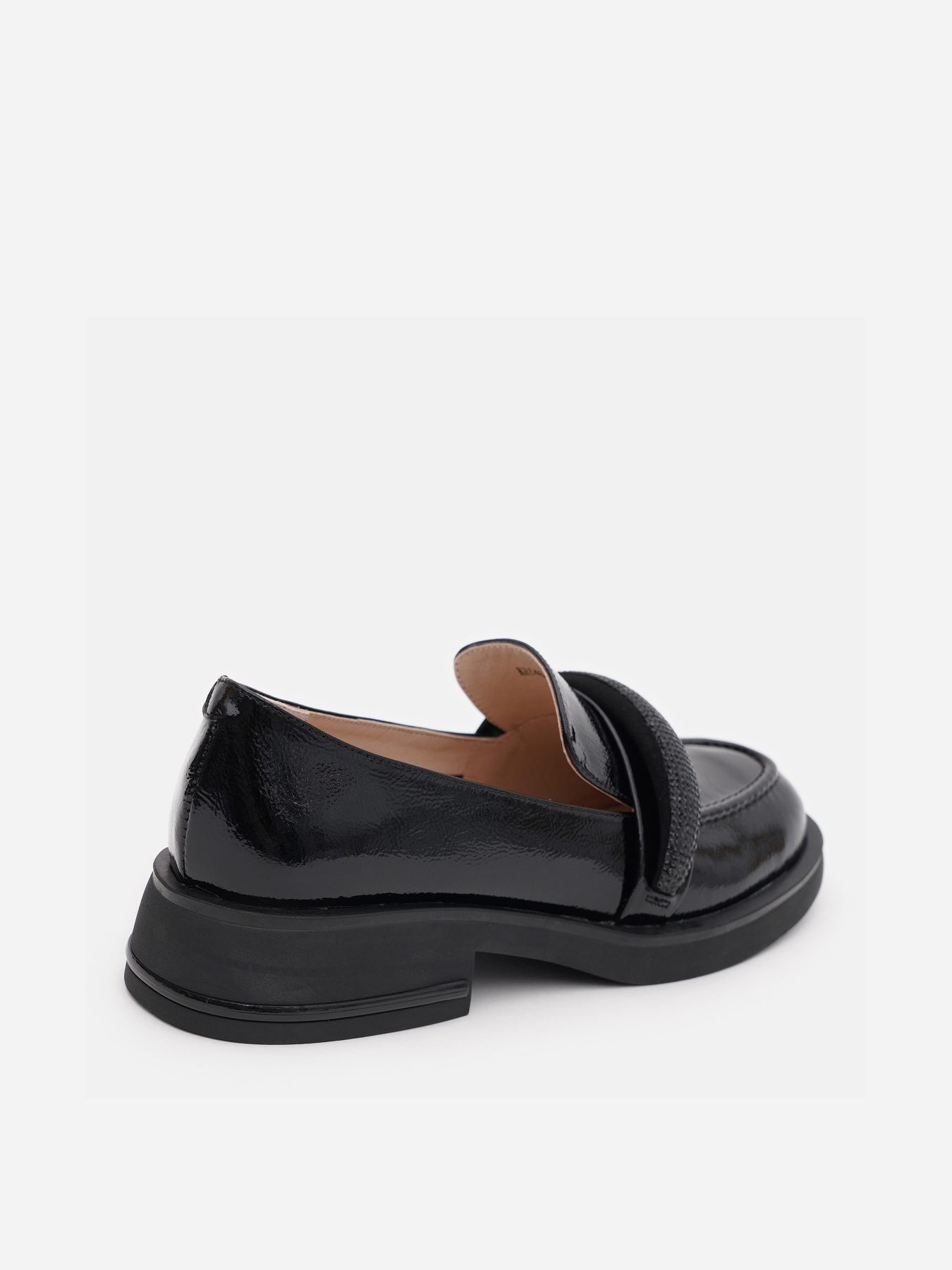 KP648-YX637-P010 чорний лак туф, 36 модель KP648-YX637-P010 Фото