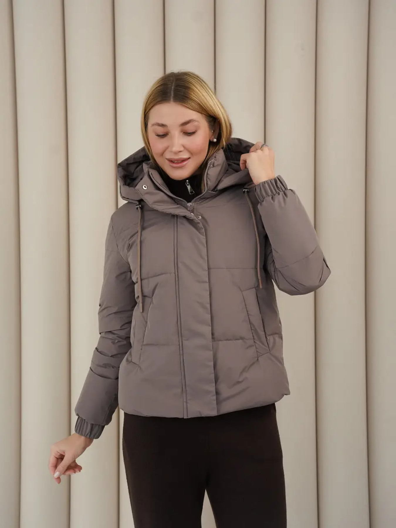 Демисезонная женская куртка с капюшоном модель Teffi-KL-mocha Фото