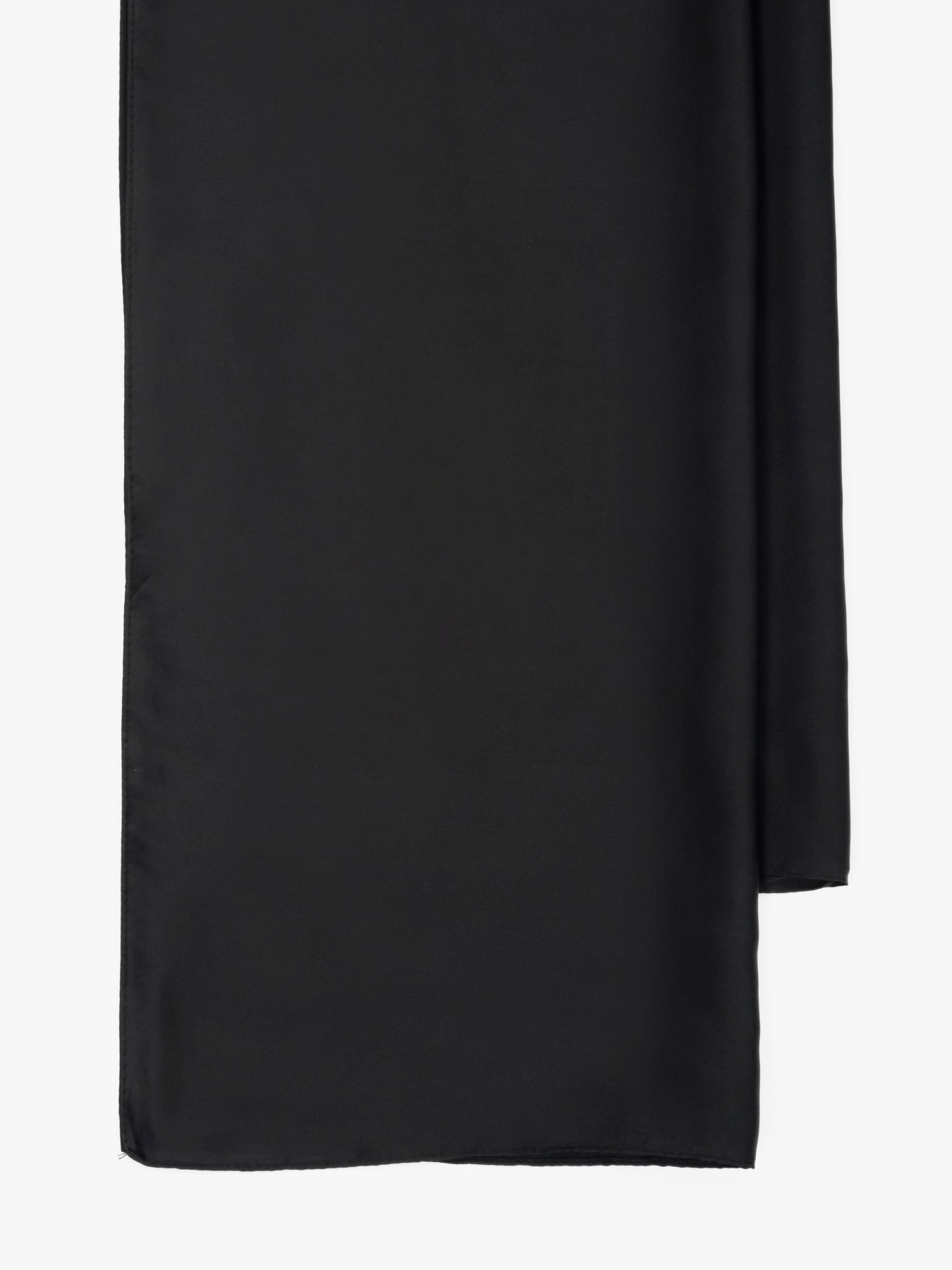 Палантин ESTRO 62503-05, колір чорний модель 62503-05 Фото