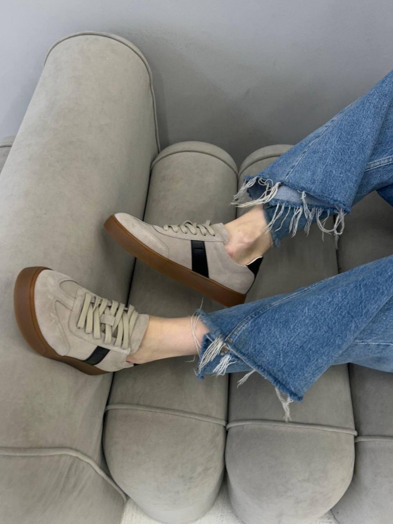 Кеди з натуральної замші та шкіри з чорними вставками Мокко (023/Емоджи6) 37 модель P_179230-S37_179957 Фото