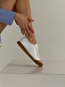 Кеди з натуральної шкіри та замші з пісочними вставками білі (027) 37 модель P_218670-S37_219288 Фото