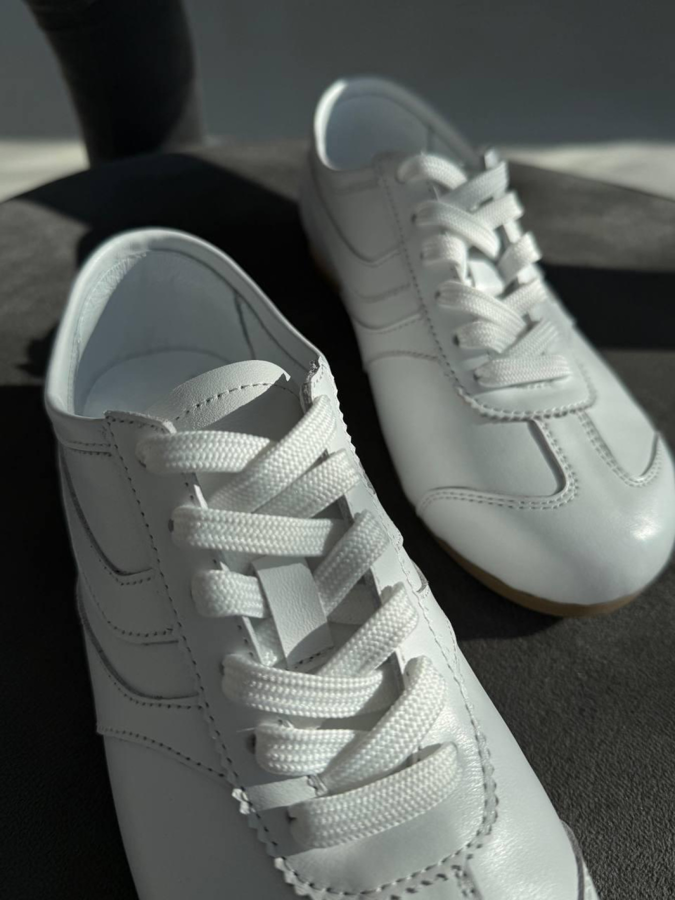 Кеды из натуральной кожи на низкой подошве Белые (027) 37 модель P_215617-S37_219363 Фото