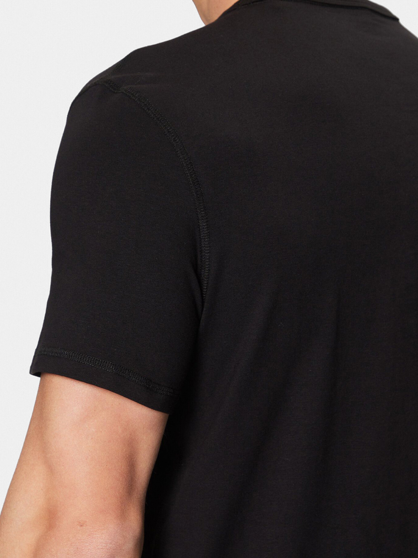 Футболка GUESS модель M5RI14.J1314;JBLK Футболка GUESS модель M5RI14.J1314;JBLK Фото