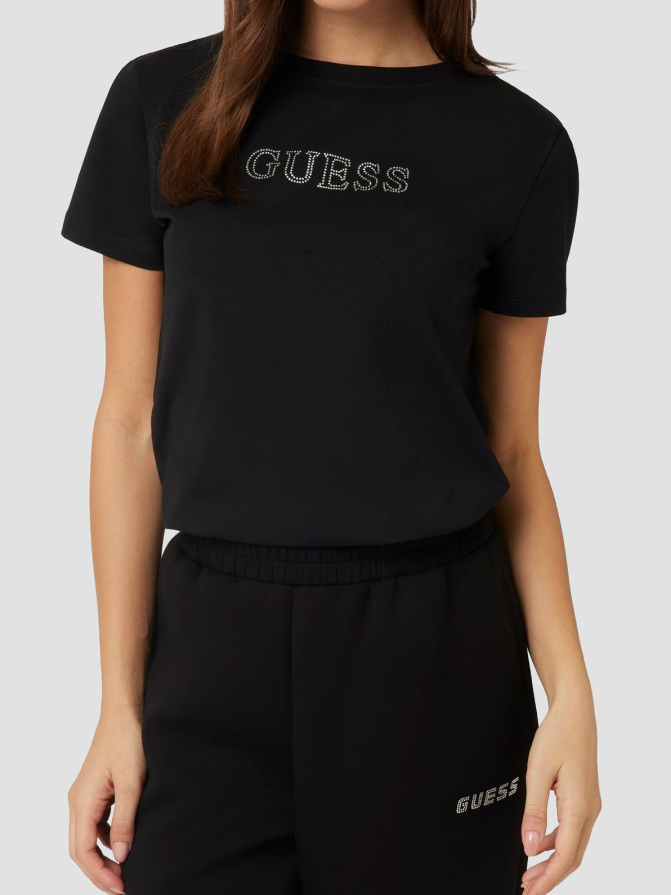 Футболка GUESS модель V3BI11.J1314;JBLK Футболка GUESS модель V3BI11.J1314;JBLK Фото