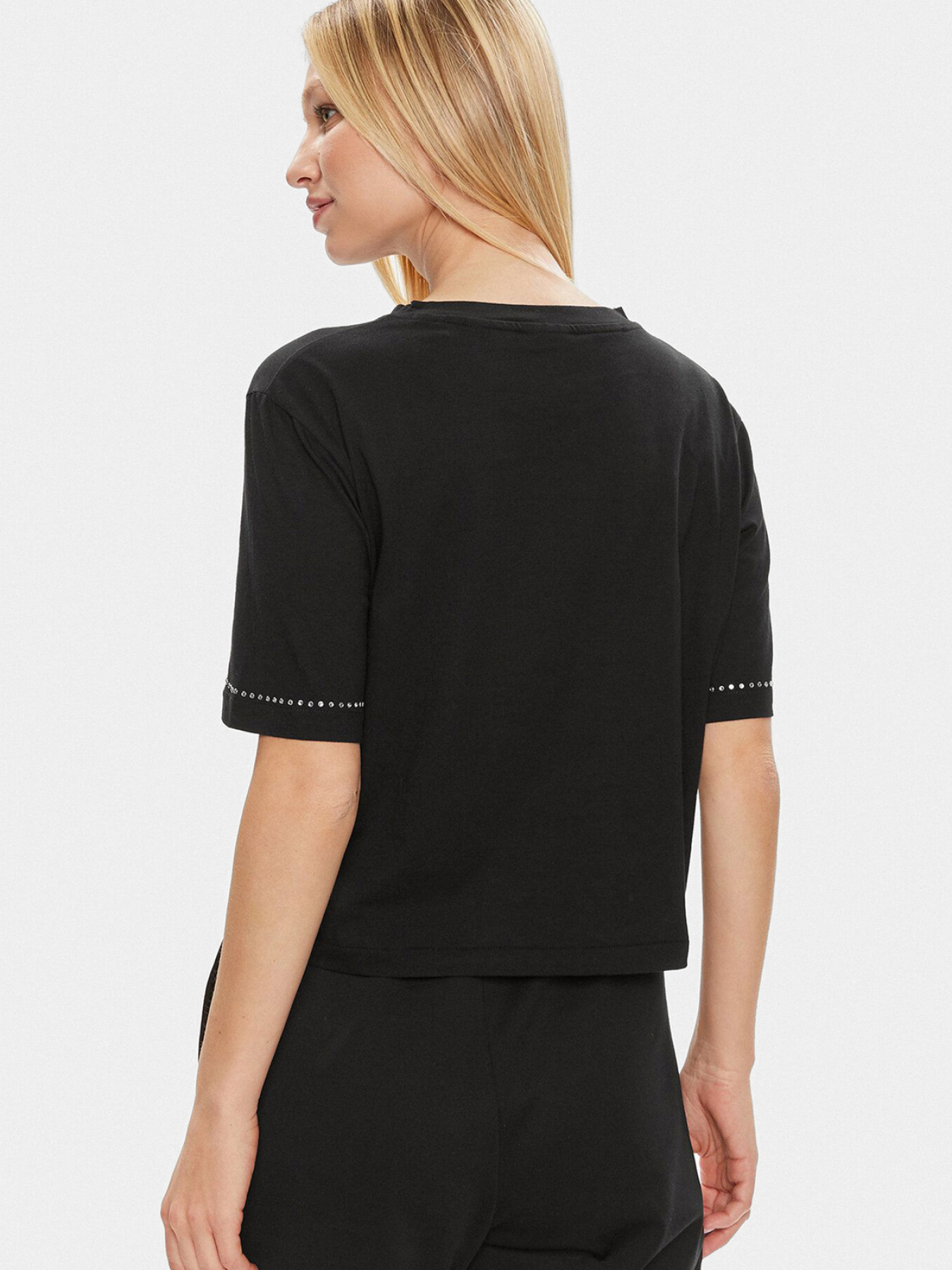 Футболка GUESS модель V4GI11.JA914;JBLK Футболка GUESS модель V4GI11.JA914;JBLK Фото