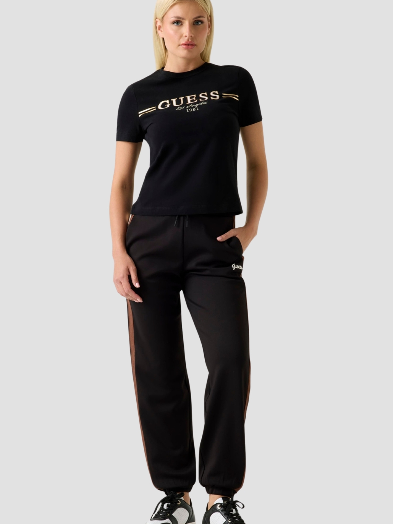 Футболка GUESS модель V5BI15.KA260;JBLK Фото