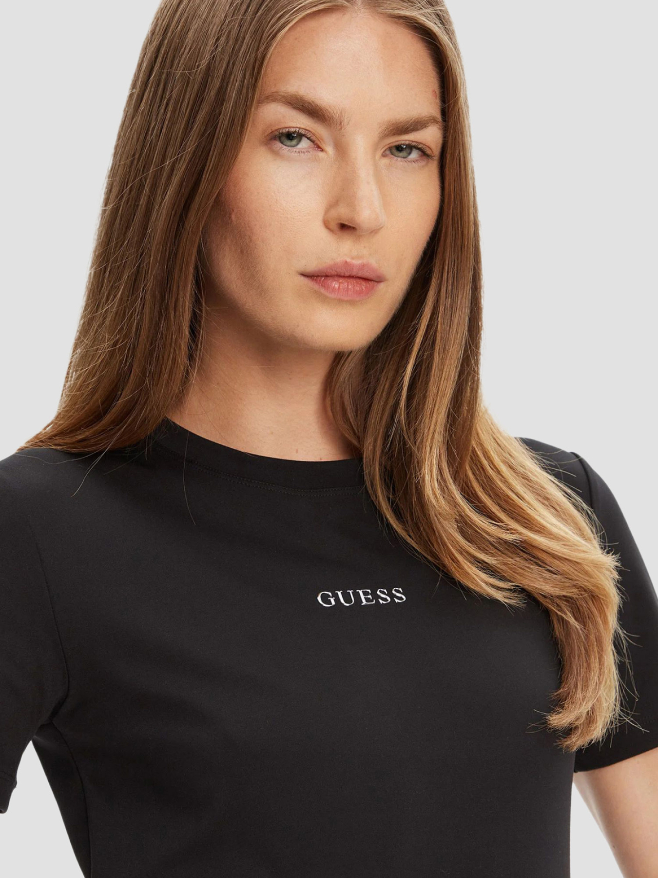 Футболка GUESS модель V5RI10.KCD02;JBLK Футболка GUESS модель V5RI10.KCD02;JBLK Фото