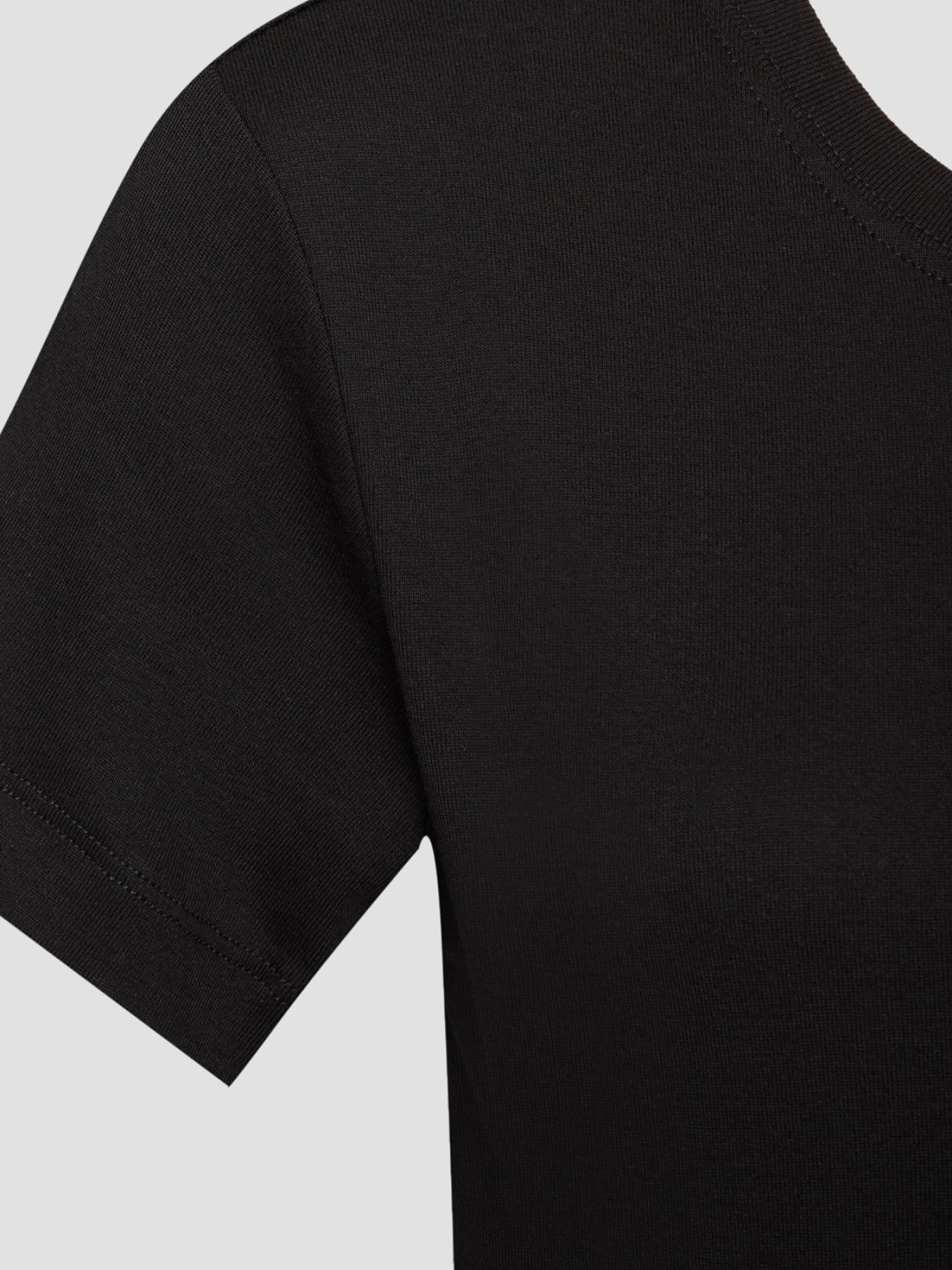 Футболка GUESS модель V5RI14.KCOI1;JBLK Футболка GUESS модель V5RI14.KCOI1;JBLK Фото