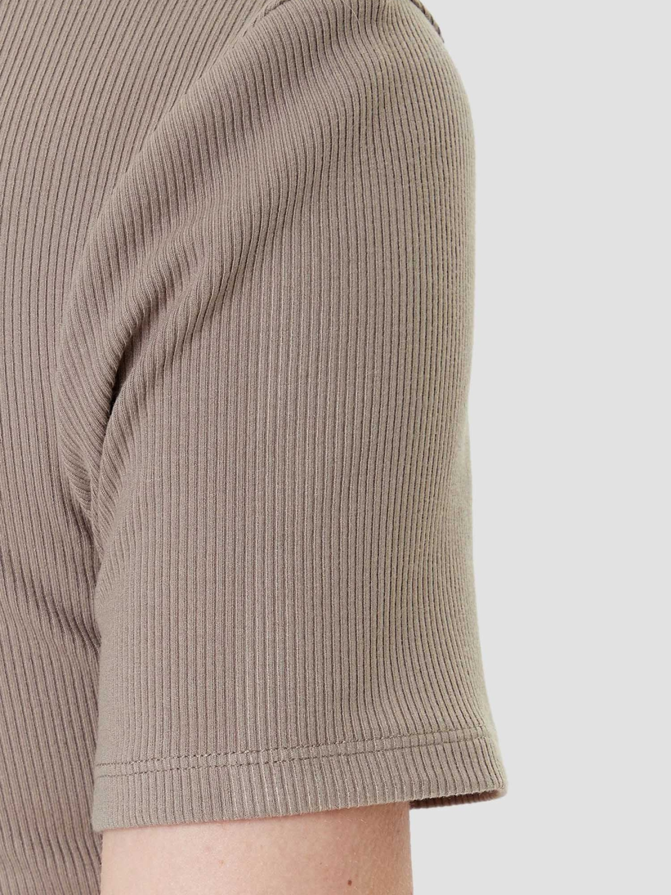 Футболка GUESS модель V5YP08.K8RT2;A920 Фото