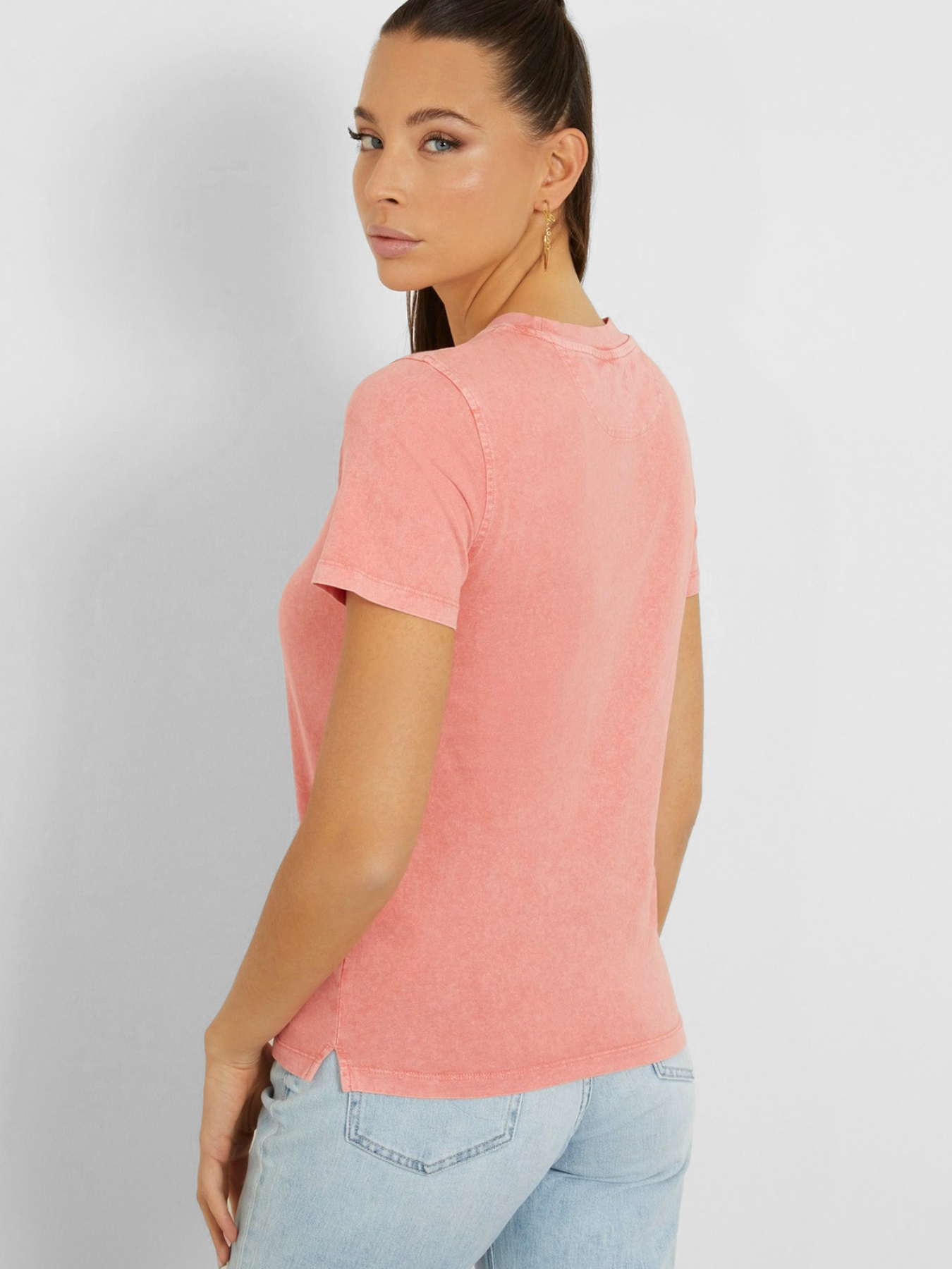 Футболка GUESS модель W4GI26.I3Z14;G6S1 Футболка GUESS модель W4GI26.I3Z14;G6S1 Фото