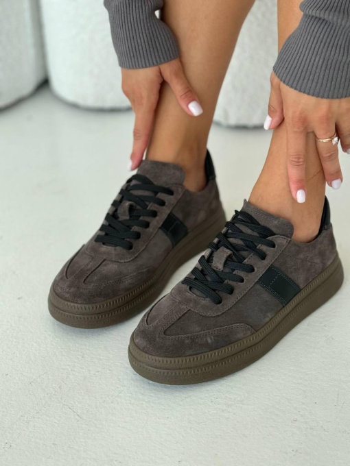 Замшевые кеды с черными матовыми вставками на байке серо-коричневые (123/Лайк7) 39 модель P_203300-S39_204123 Фото