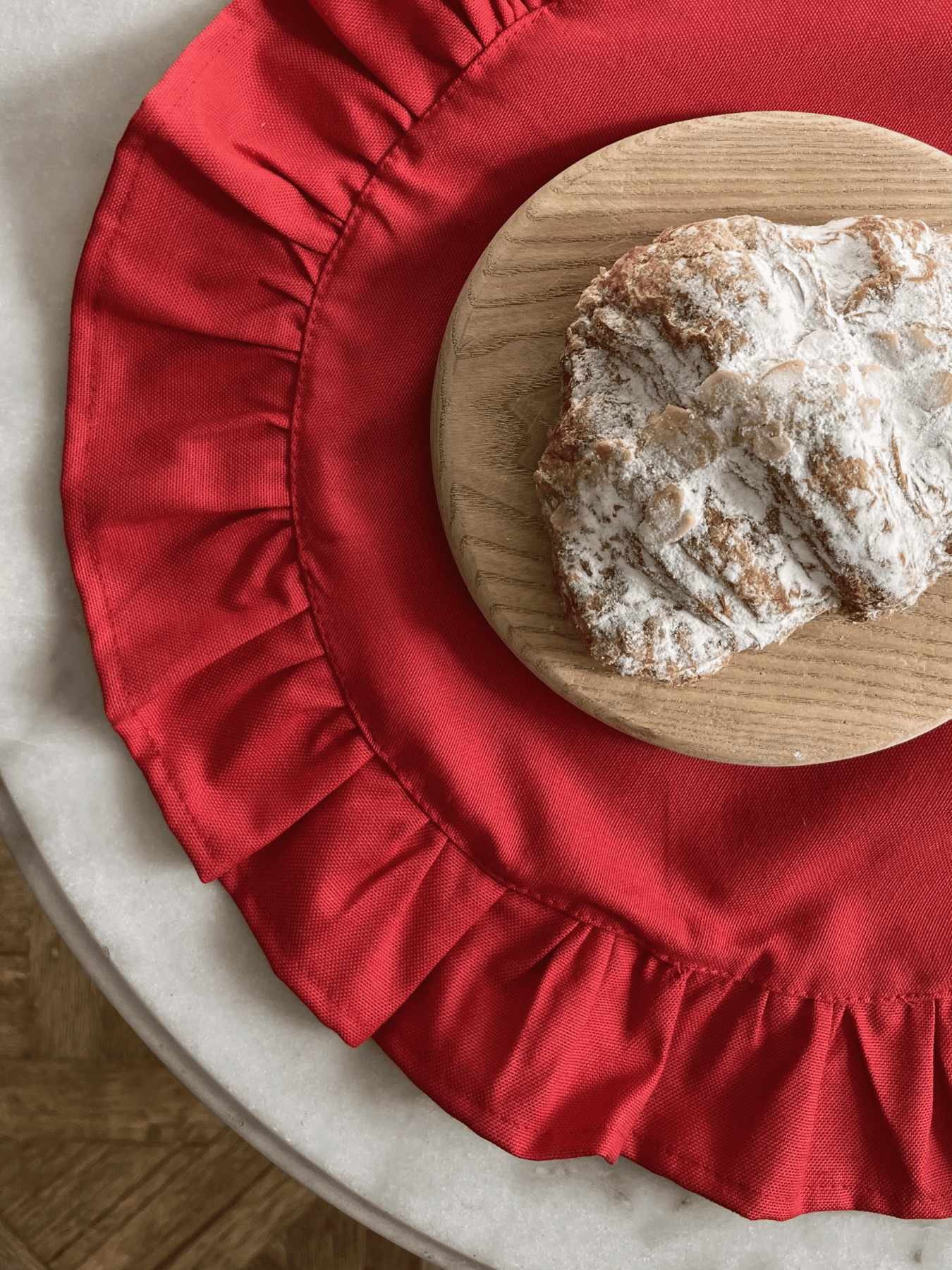 Серветка сервірувальна з рюшами бавовняна водовідштовхуюча червона Ecotton модель 25584 Фото