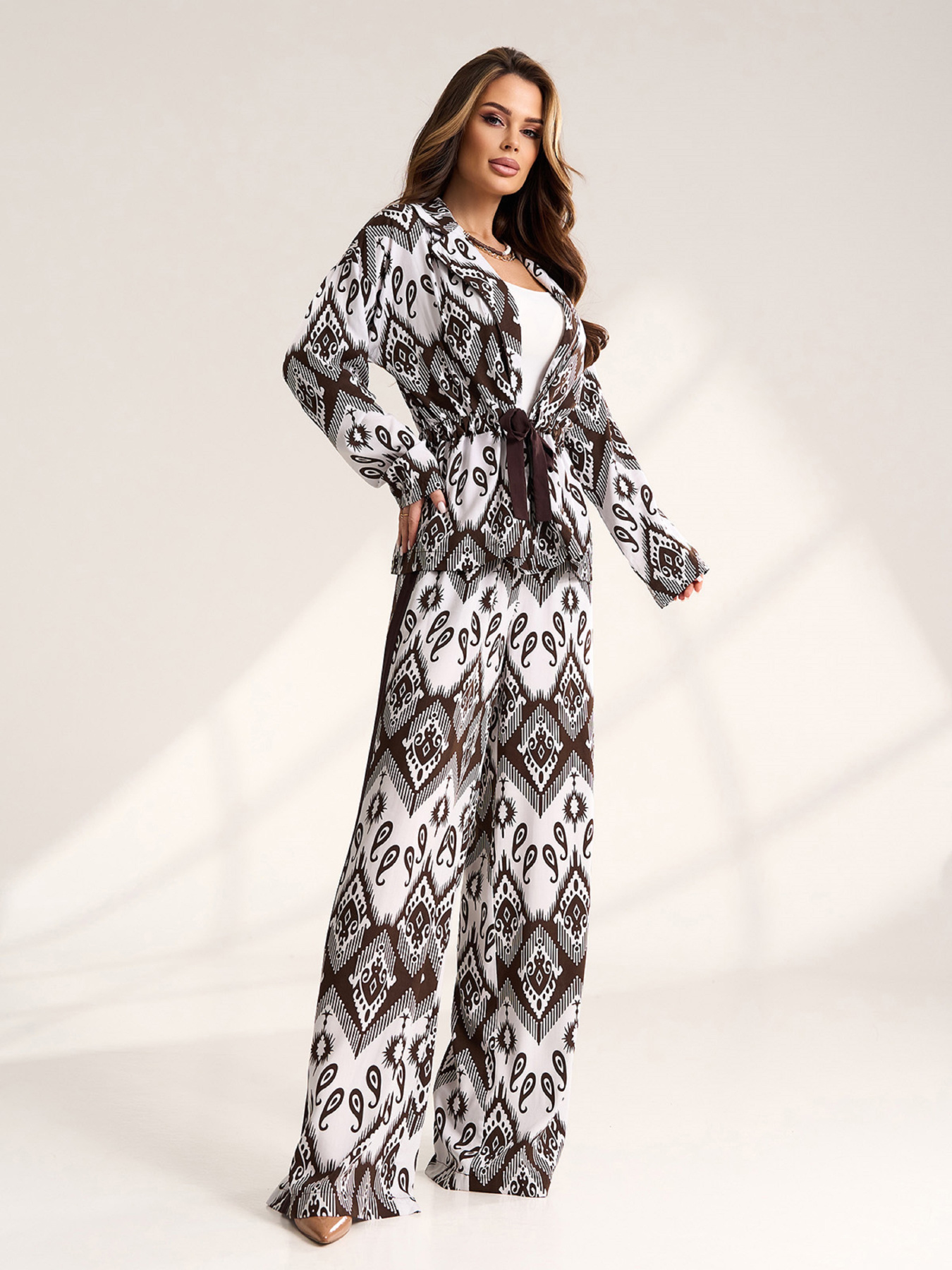 Костюмы модель 15546_коричневый_белый Фото