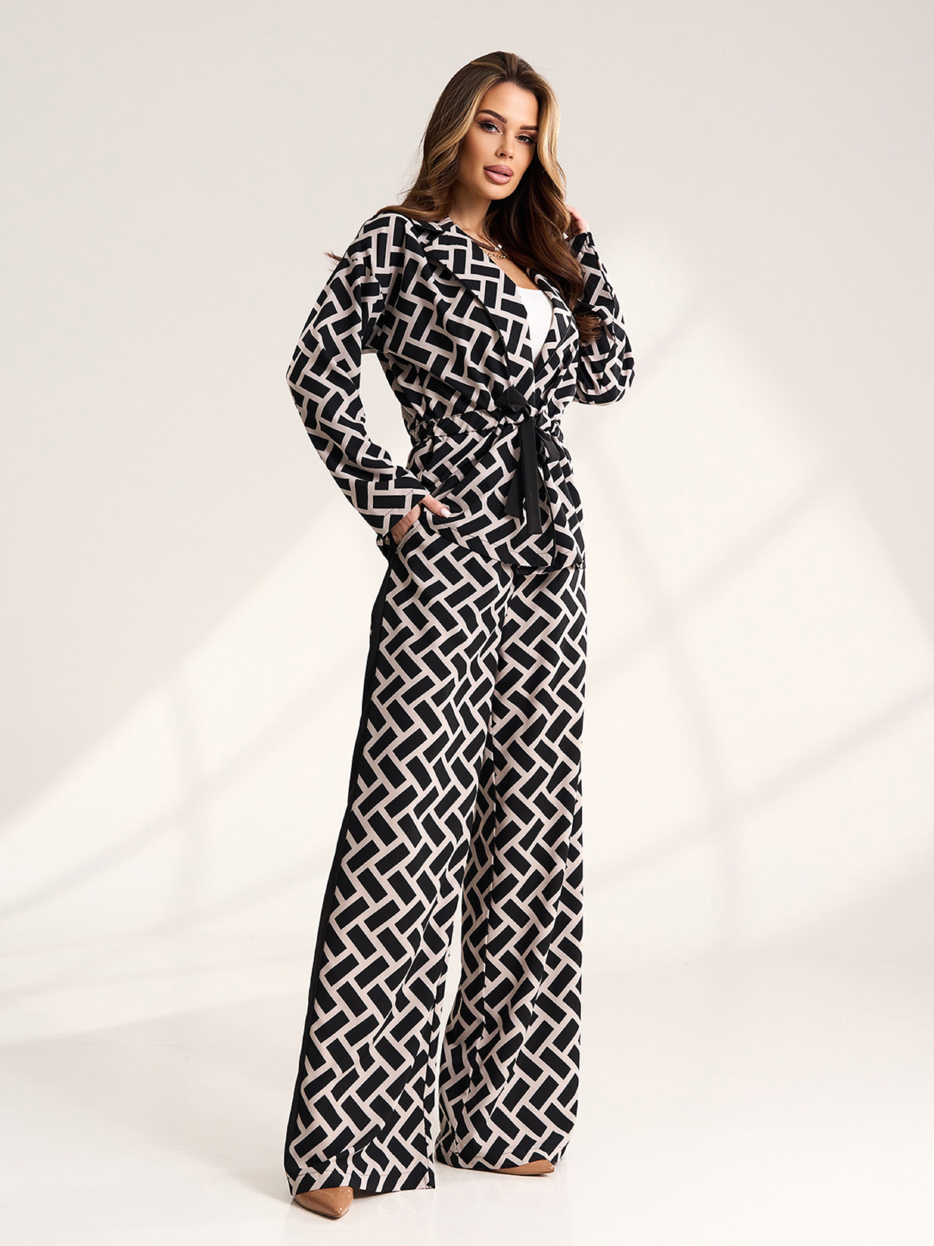 Повсякденний костюм ISSA Plus модель 15570_черный_бежевый Фото