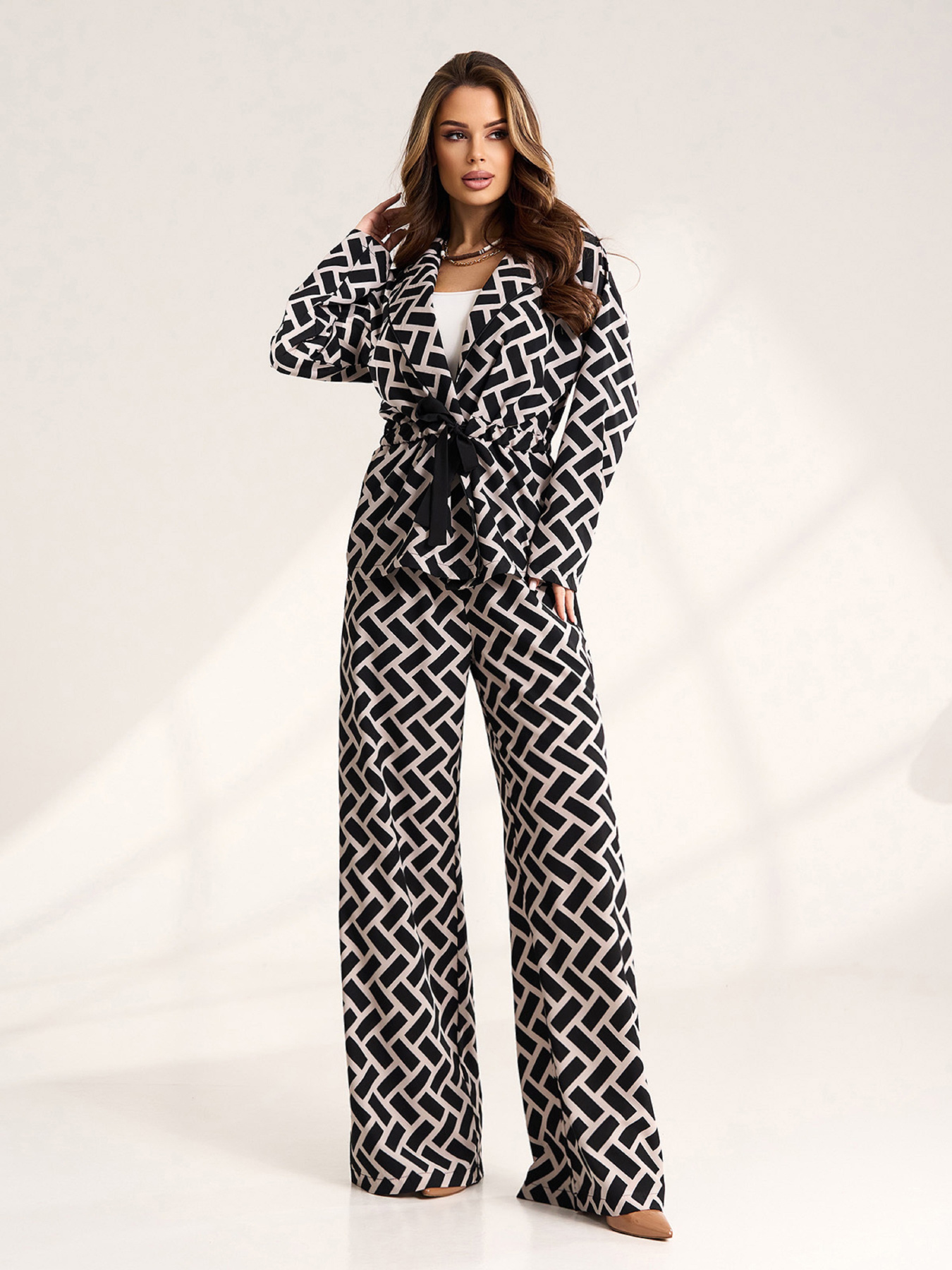 Повсякденний костюм ISSA Plus модель 15570_черный_бежевый Фото