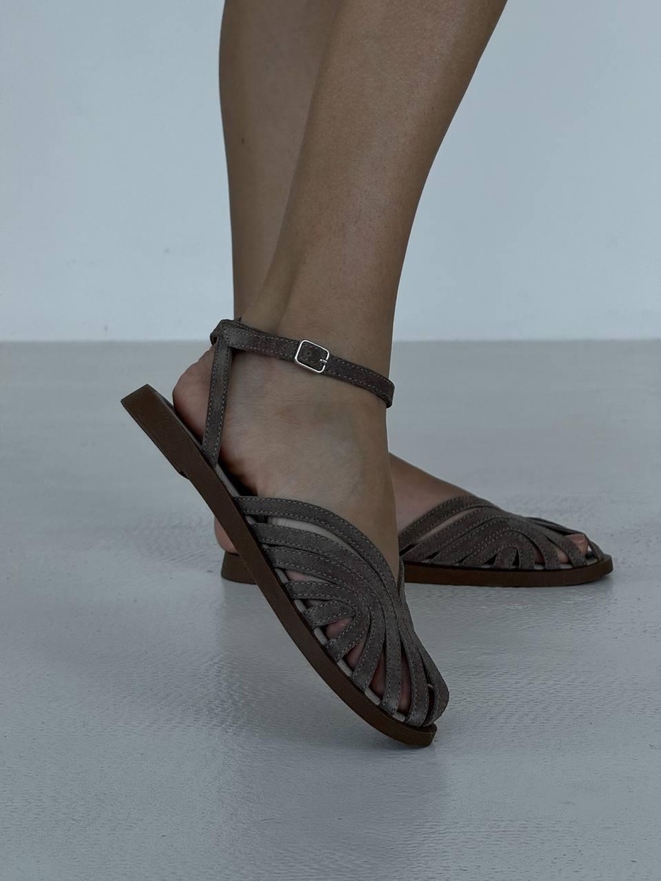 Замшевые босоножки с завязками Капучино (2043/2227) 37 модель P_221793-S37_223087 Фото