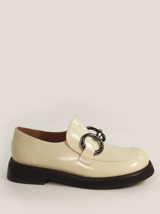 Женские лоферы из натуральной полированной кожи на платформе с декоративным кольцом модель LD102-01-NP551TA Фото