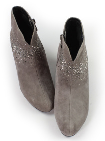 Елегантні замшеві ботильйони із сяючими стразами. модель M231-812-3492 Фото