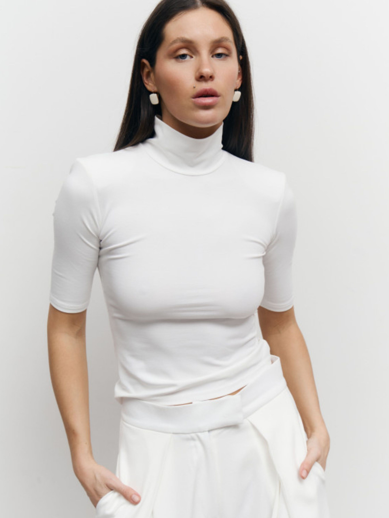 Біла стрейчева футболка з плічками Sculpt Shoulder модель 407 Біла стрейчева футболка з плічками Sculpt Shoulder модель 407 Фото