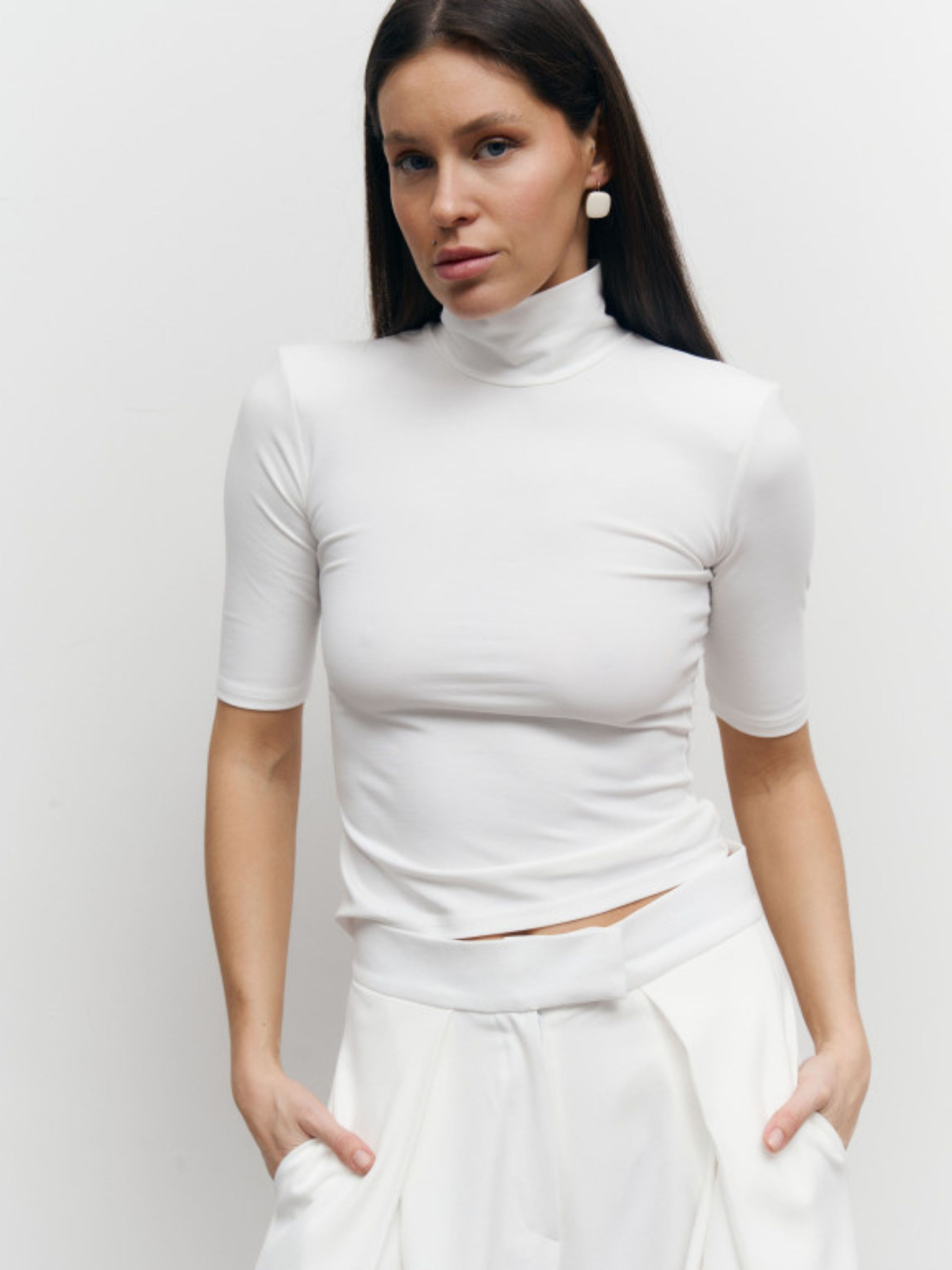 Біла стрейчева футболка з плічками Sculpt Shoulder модель 407 Біла стрейчева футболка з плічками Sculpt Shoulder модель 407 Фото