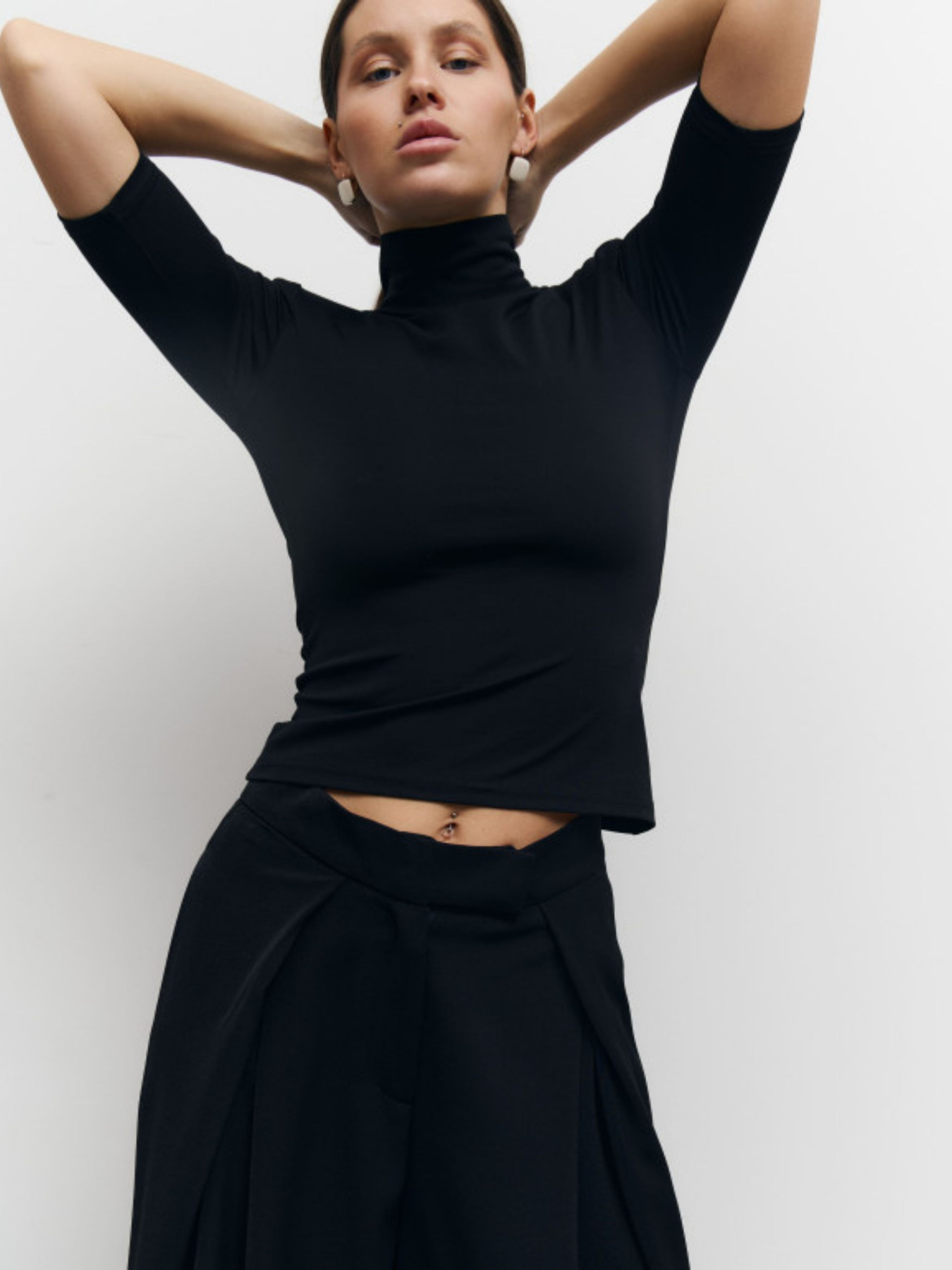 Чорна стрейчева футболка з плічками Sculpt Shoulder модель 407 Чорна стрейчева футболка з плічками Sculpt Shoulder модель 407 Фото