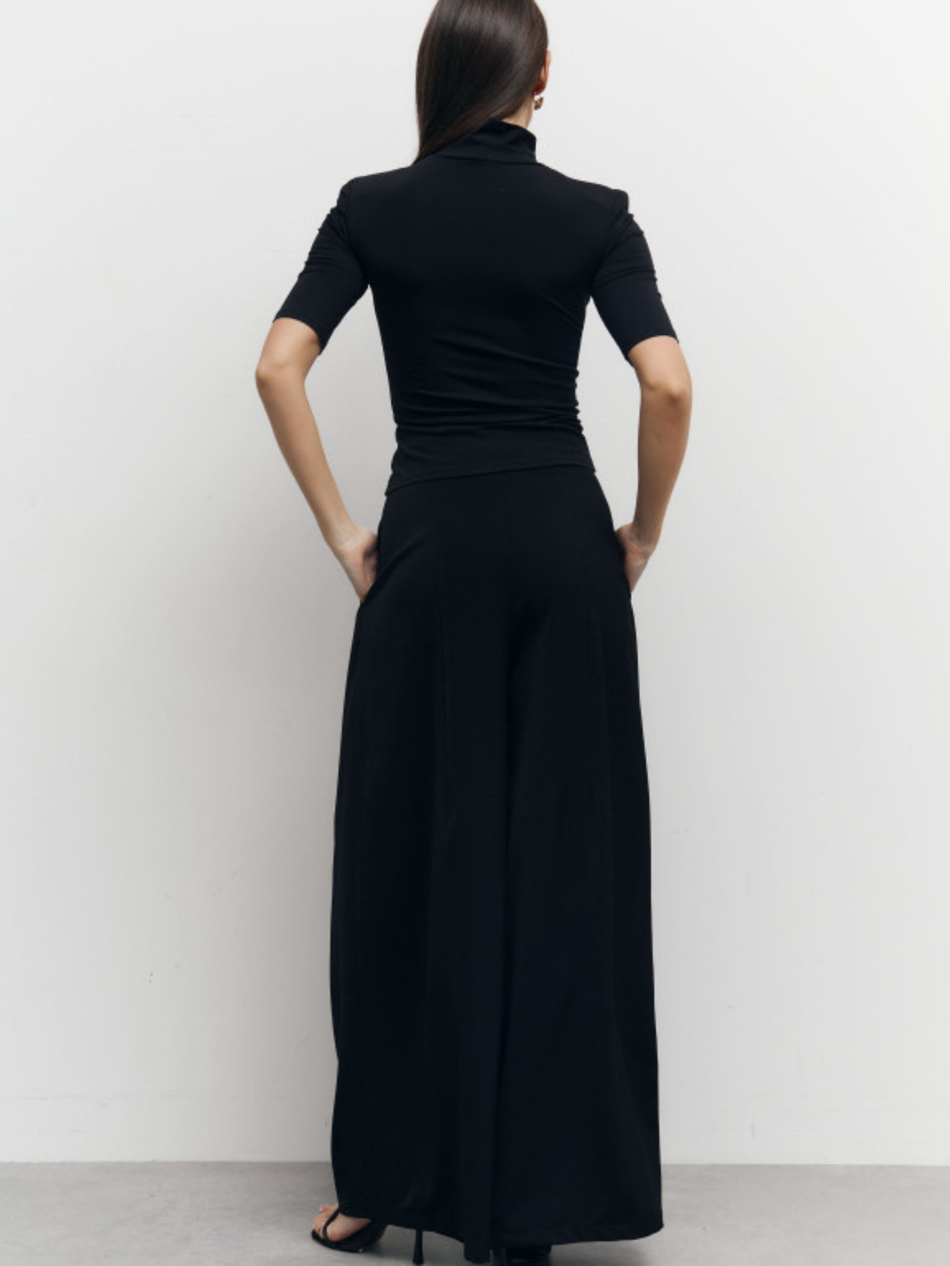 Черные женские брюки палаццо Flow Tailored Pants модель 416 Фото