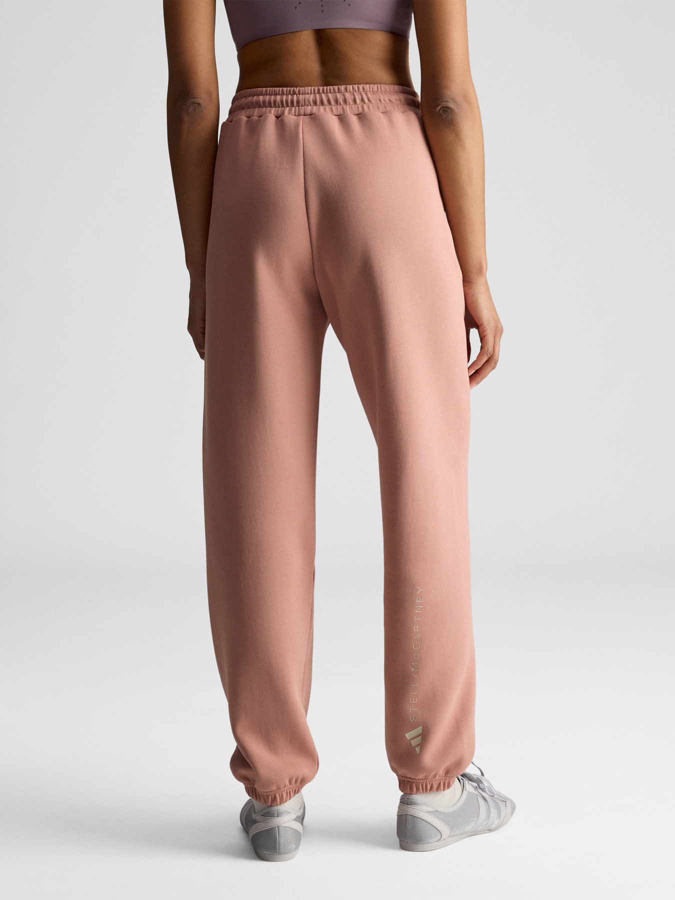 Джогери Adidas модель JZ0663 Джогери Adidas модель JZ0663 Фото