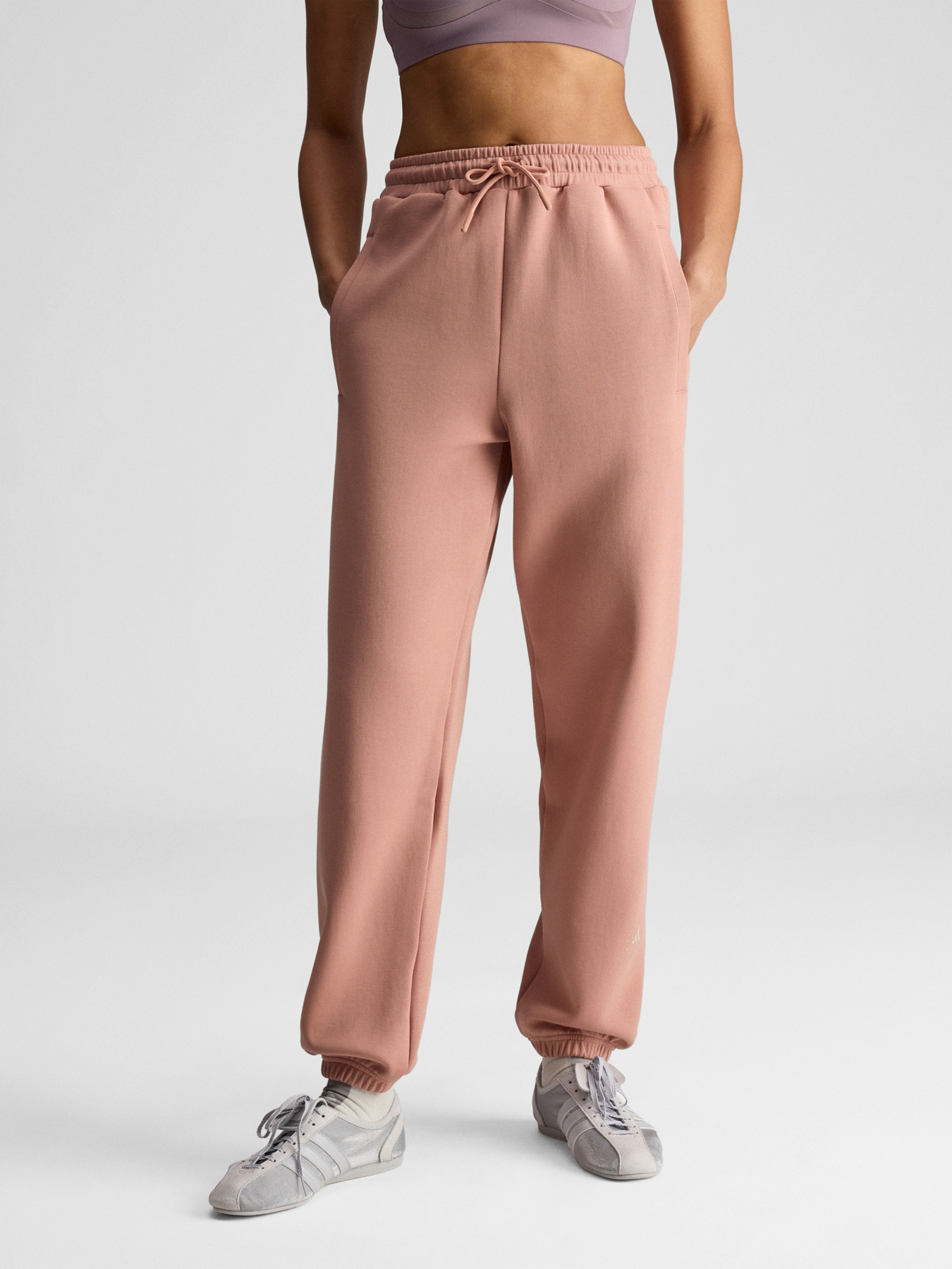 Джогери Adidas модель JZ0663 Джогери Adidas модель JZ0663 Фото