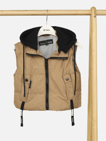 Утепленный жилет для мальчика цвет бежевый ЦБ-00269484 модель ЦБ-00269484 Фото