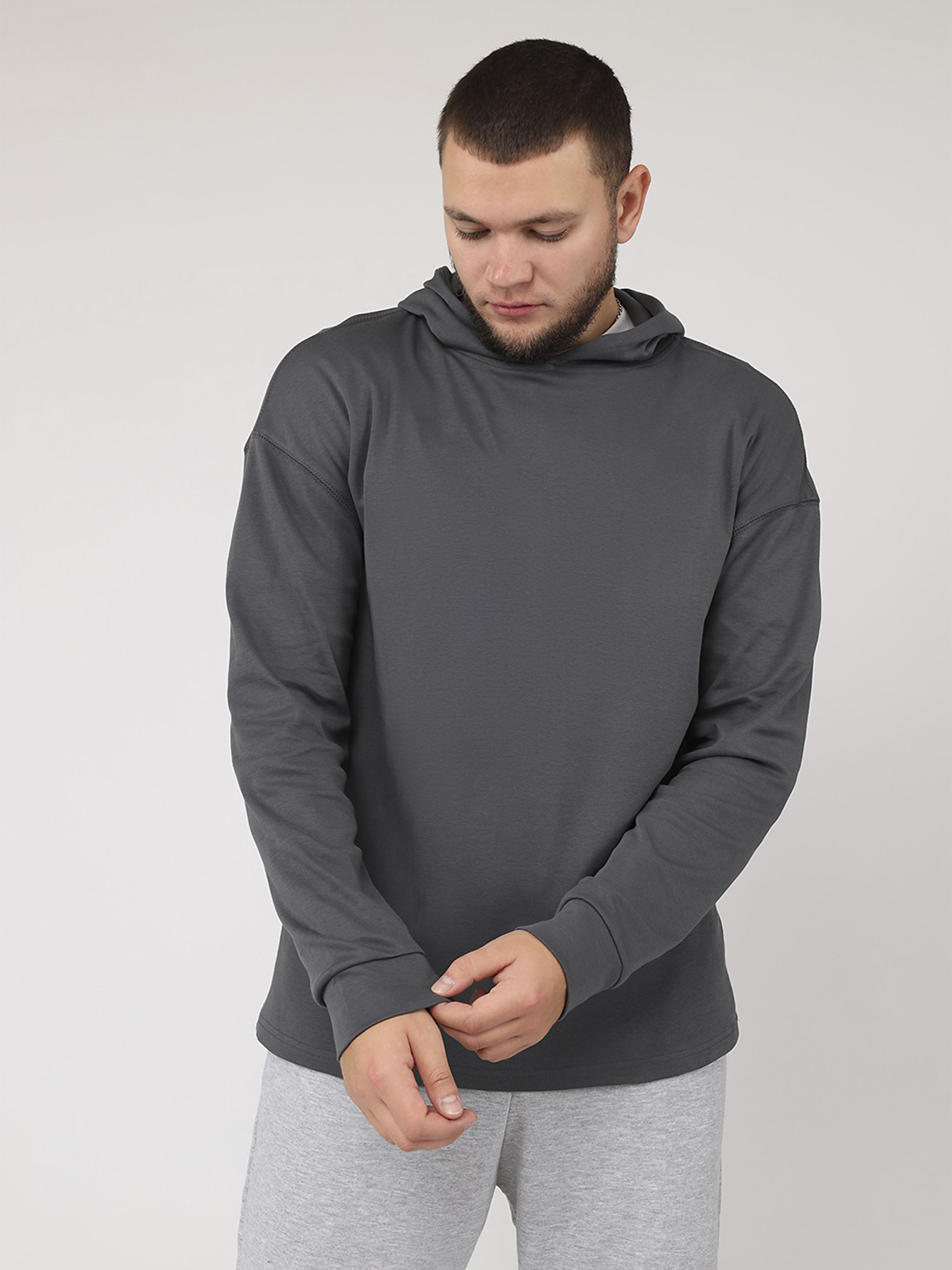 Футболка з довгим рукавом та капюшоном чоловіча  колір графіт ЦБ-00284939 модель ЦБ-00284939 Фото