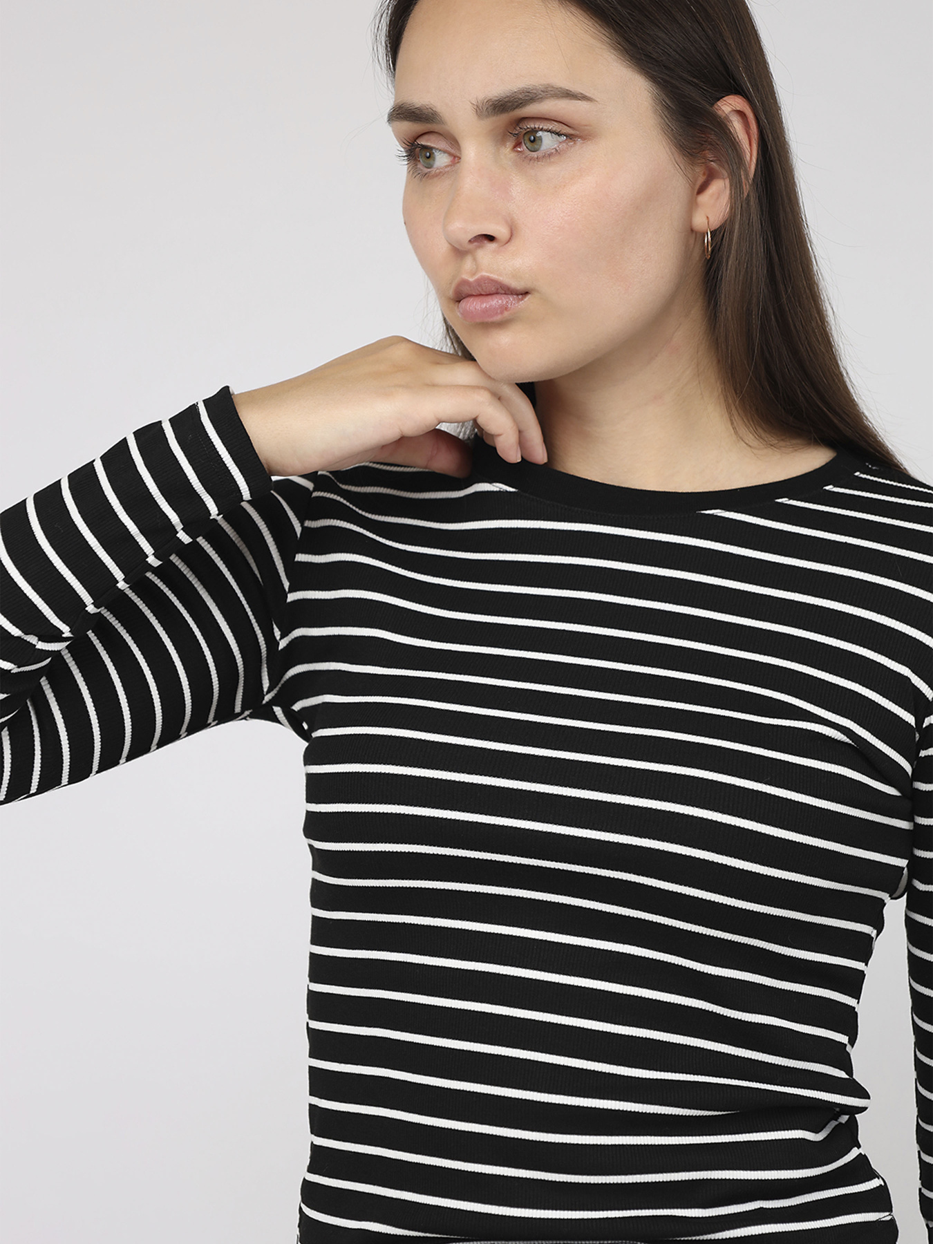 Футболка з довгим рукавом жіноча  колір чорний ЦБ-00287111 модель ЦБ-00287111 Фото