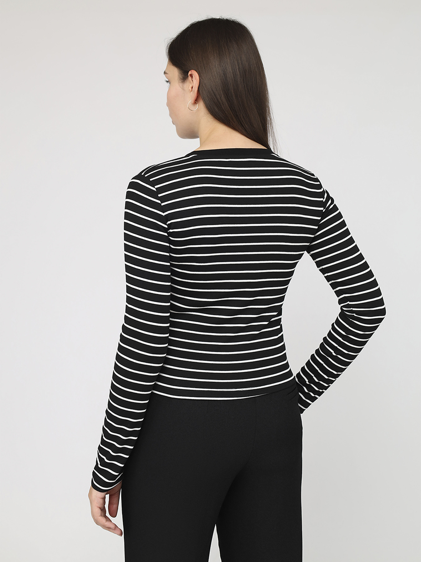 Футболка з довгим рукавом жіноча  колір чорний ЦБ-00287111 модель ЦБ-00287111 Фото