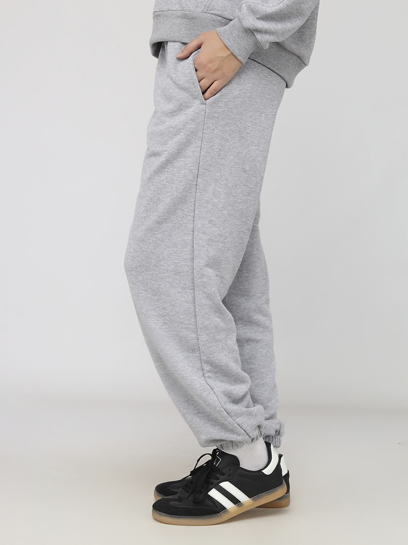 Штани спортивні жіночі  колір сірий ЦБ-00287136 модель ЦБ-00287136 Фото