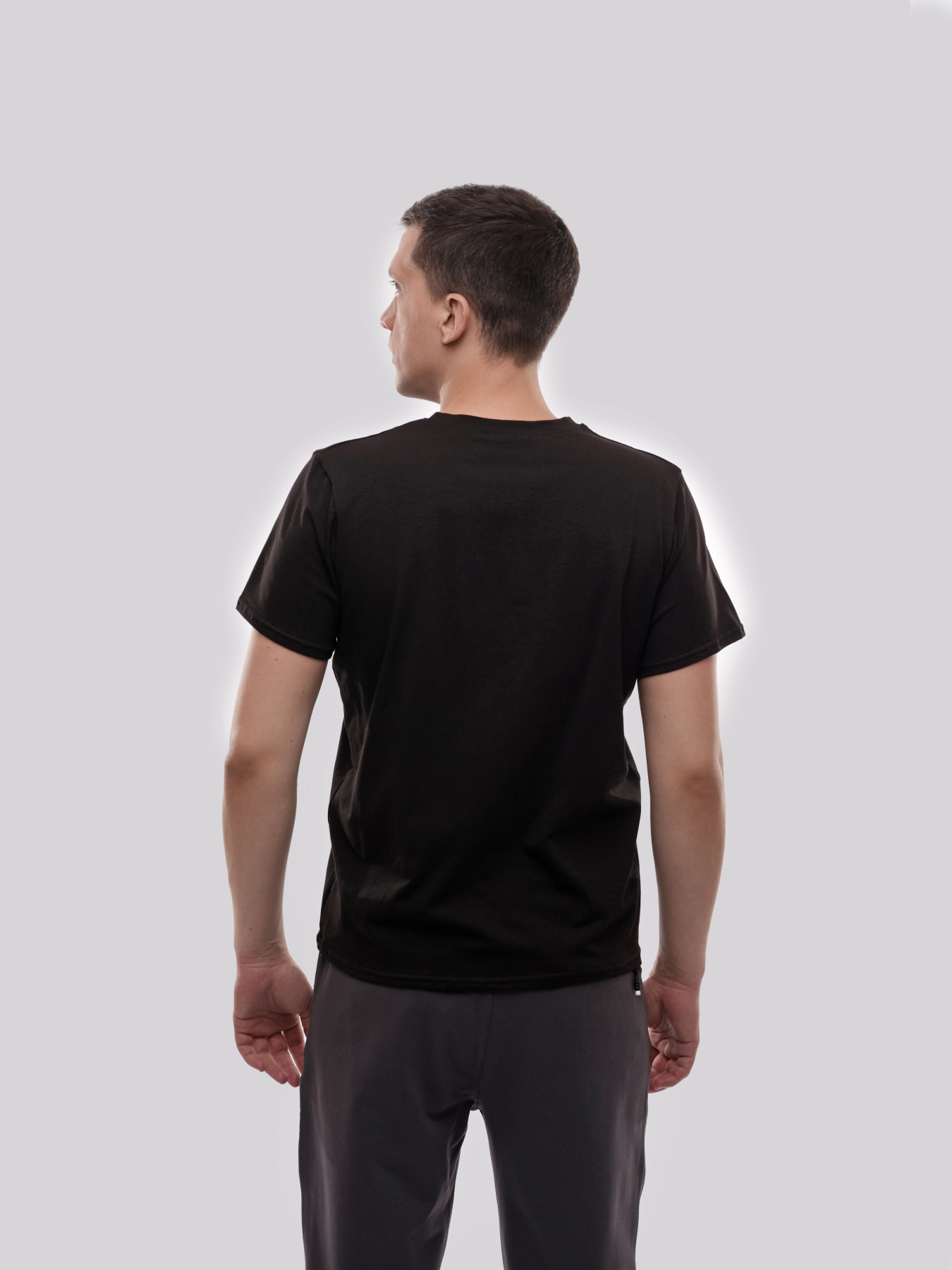 Футболка чоловіча Чорний ФІОНА модель 719859 Фото