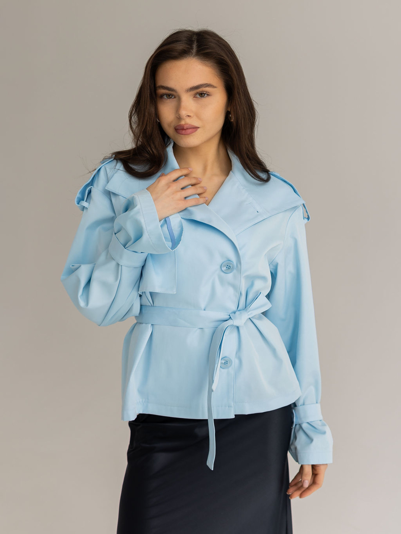 Укорочений блакитний тренч модель 5454 Фото