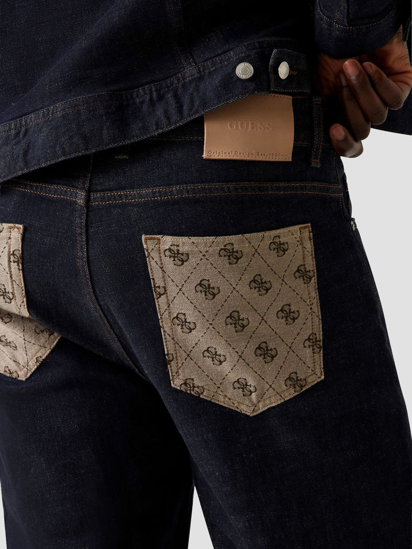 Прямые джинсы GUESS модель M5YA82.D5QC2;SHMN Прямые джинсы GUESS модель M5YA82.D5QC2;SHMN Фото